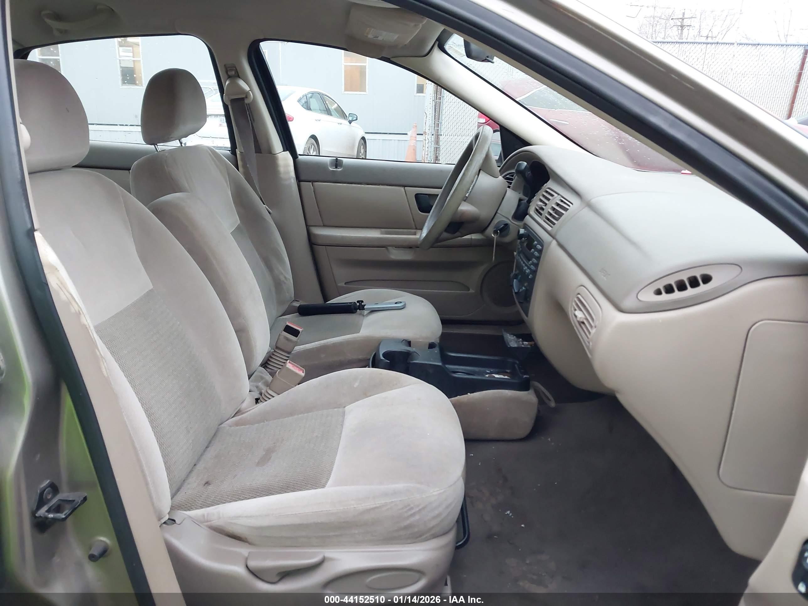 FORD TAURUS image 5