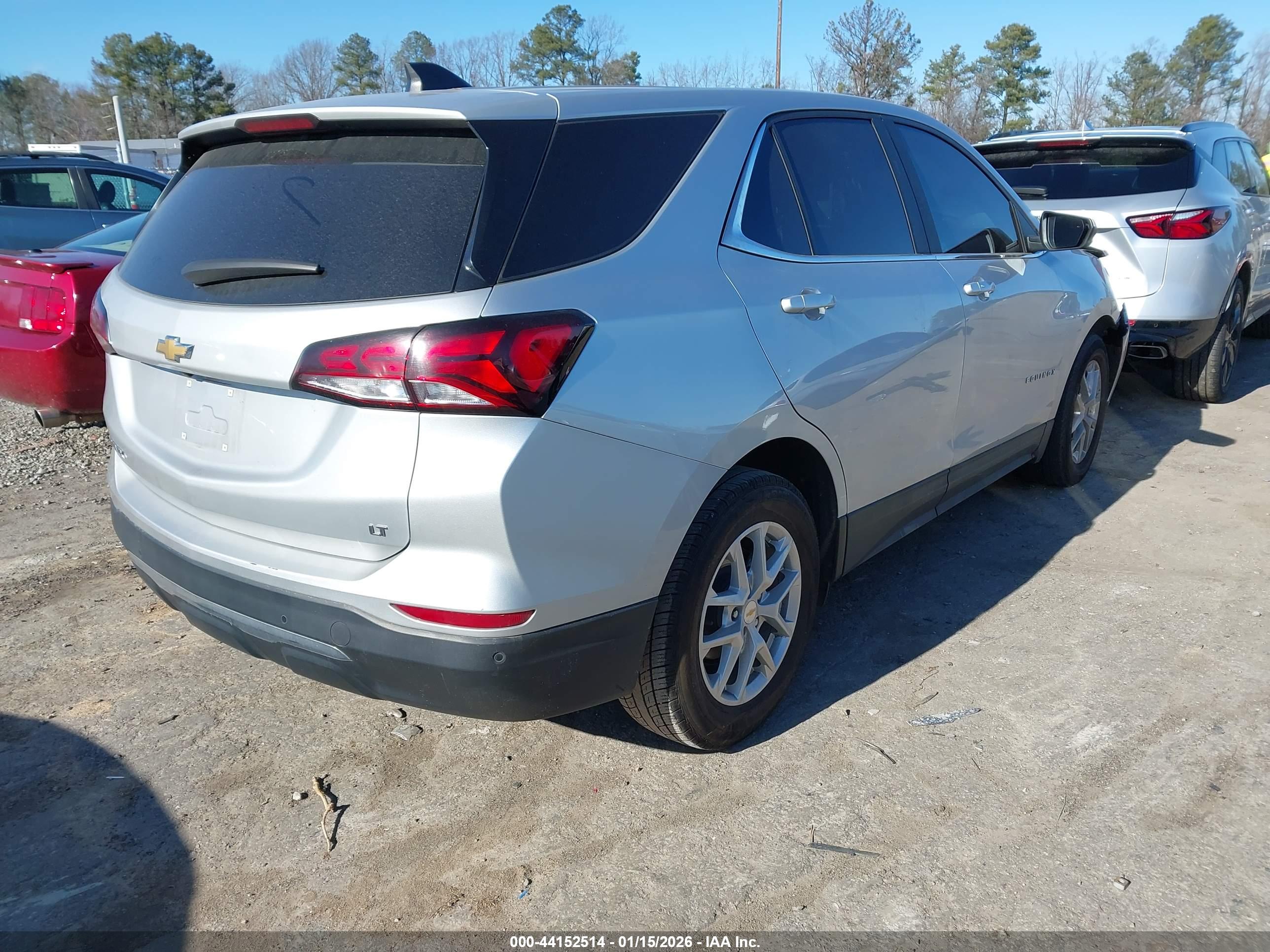 CHEVROLET EQUINOX image 4