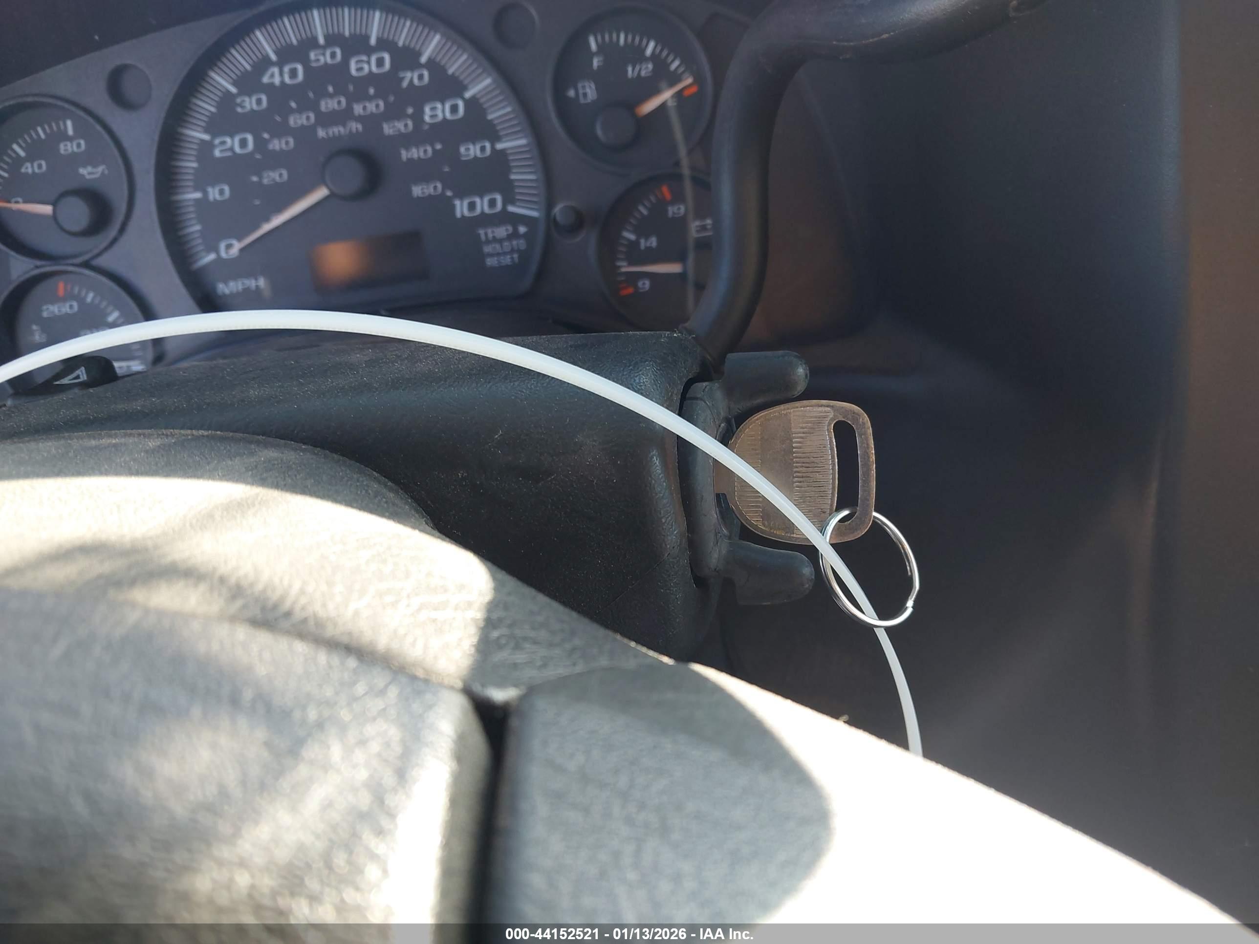 CHEVROLET EXPRESS image 11