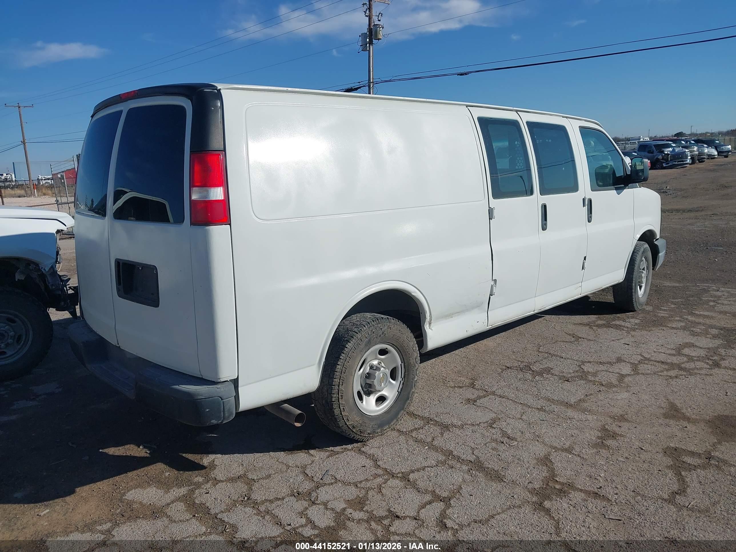 CHEVROLET EXPRESS image 4