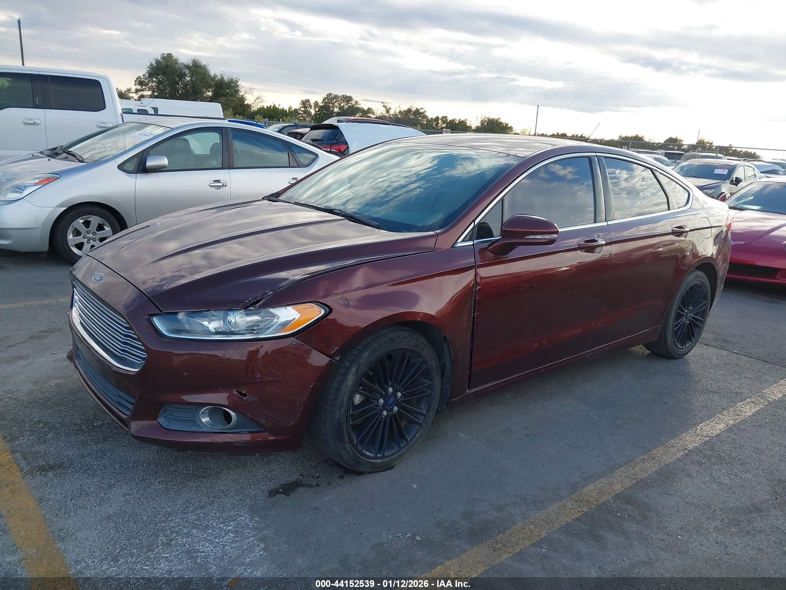 FORD FUSION image 2