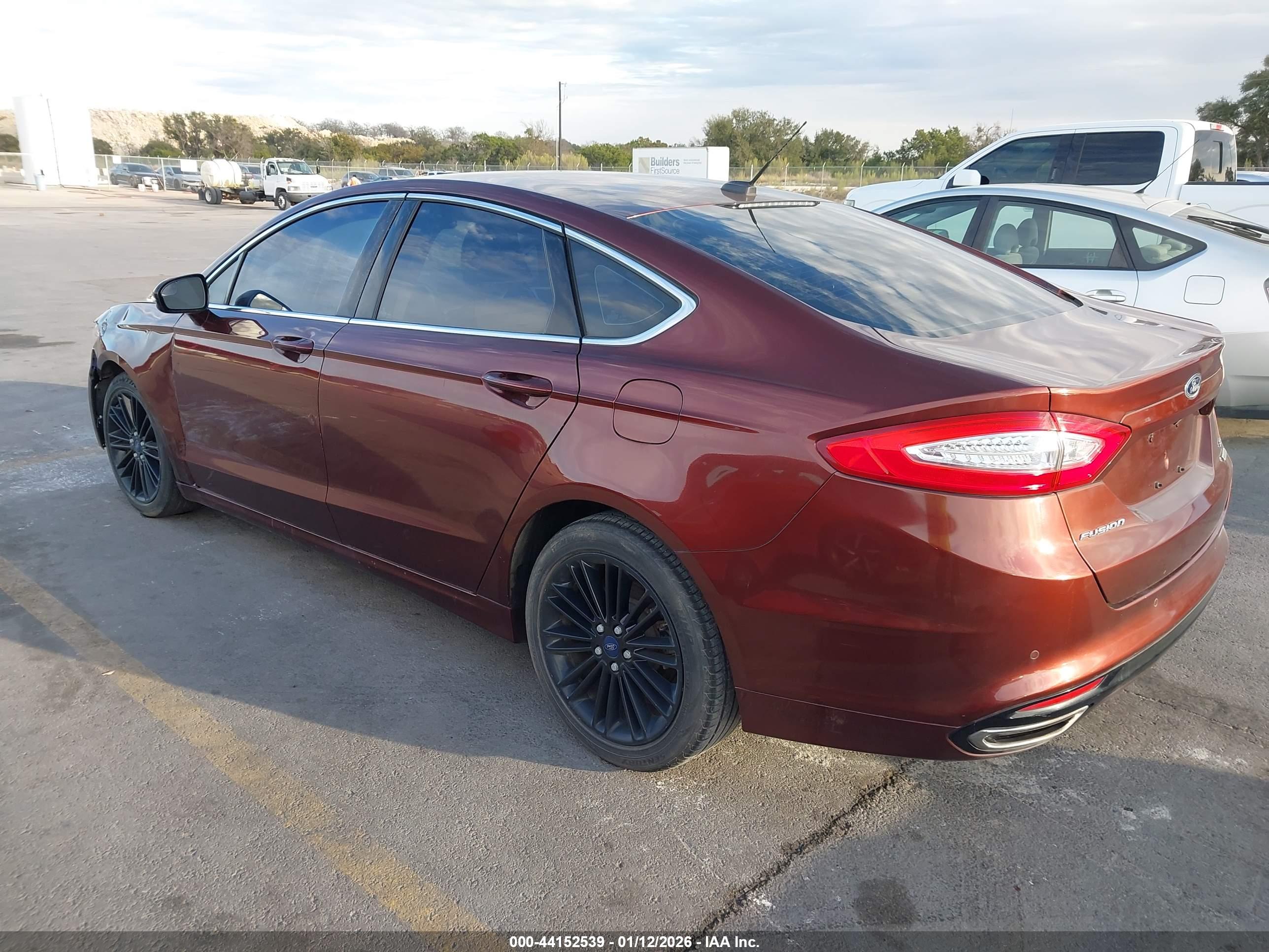 FORD FUSION image 3