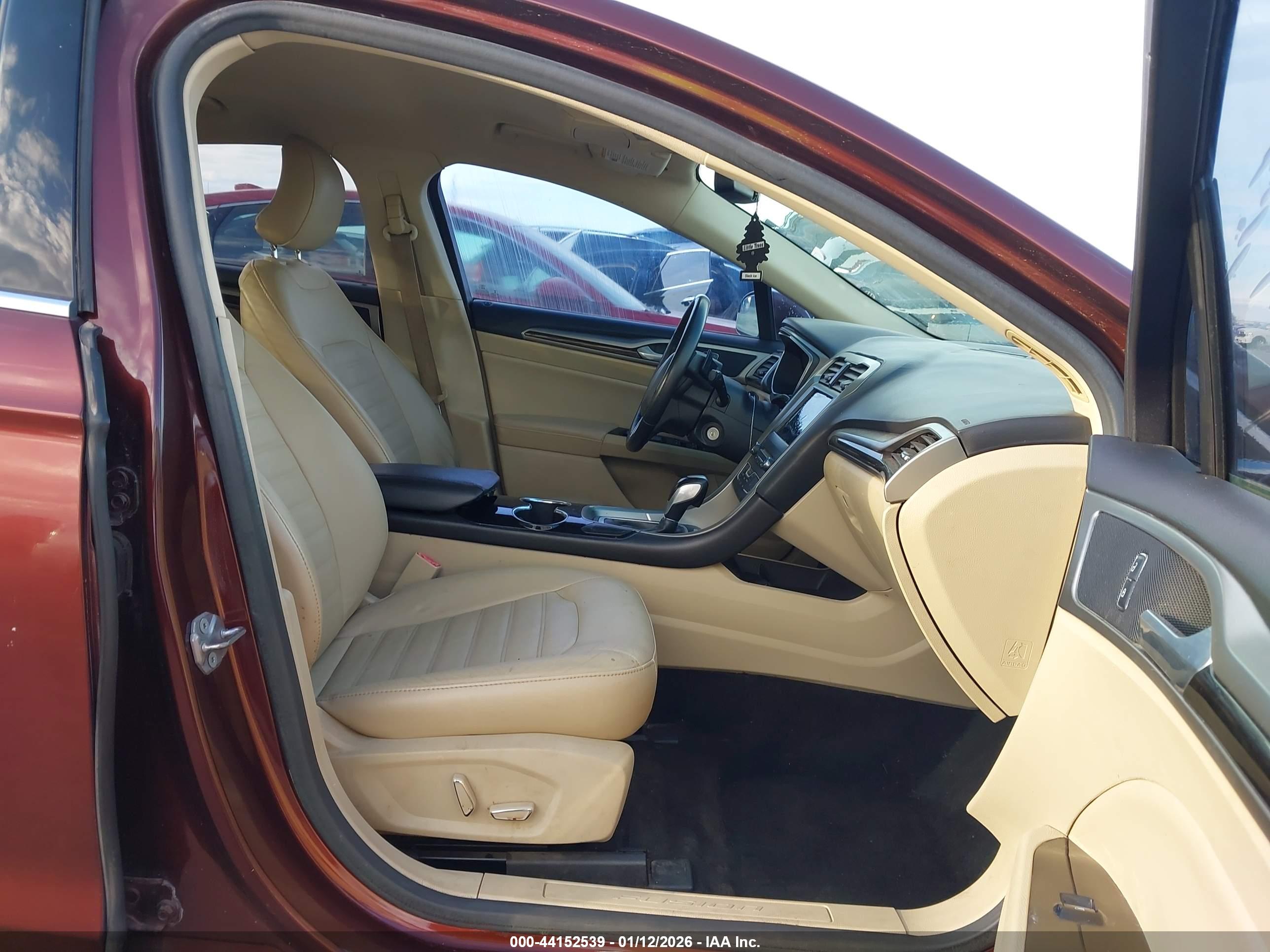 FORD FUSION image 5