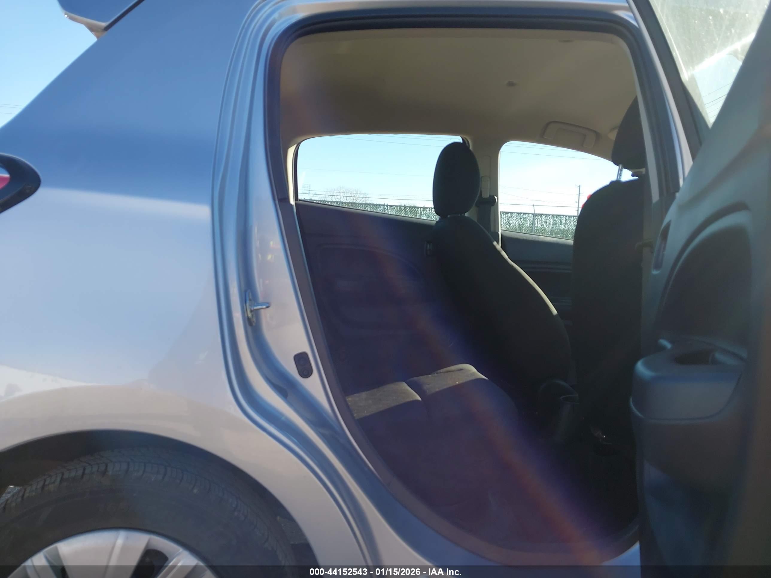 MITSUBISHI MIRAGE image 8