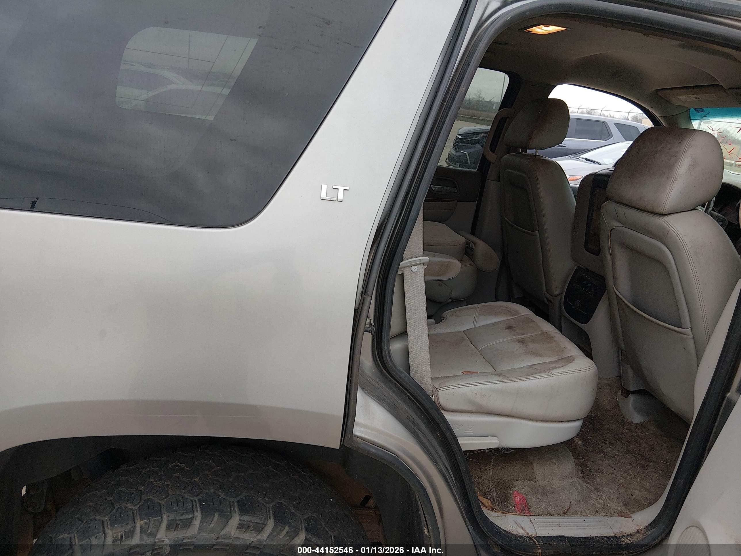 CHEVROLET TAHOE image 8