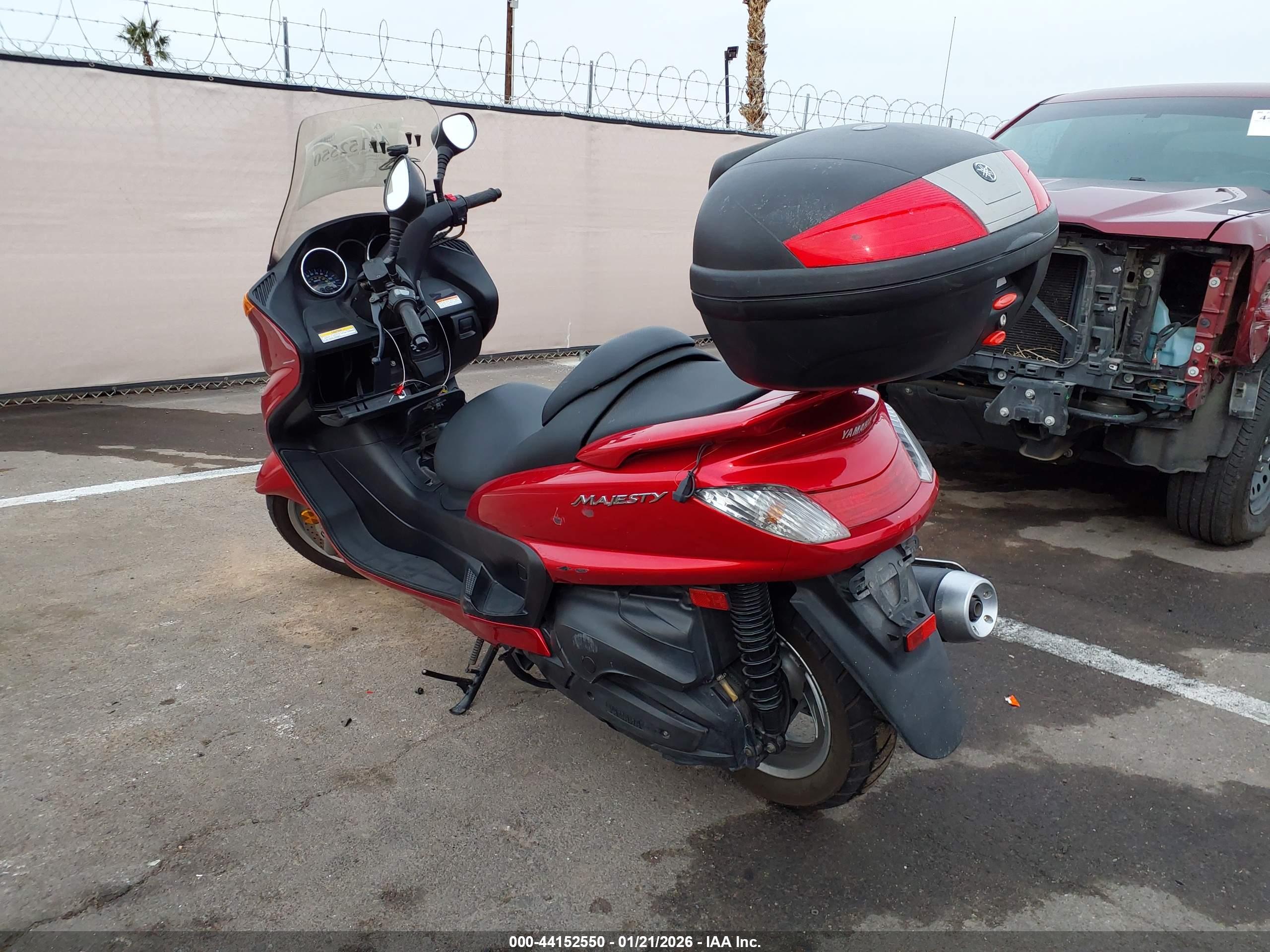 YAMAHA YP400 image 2