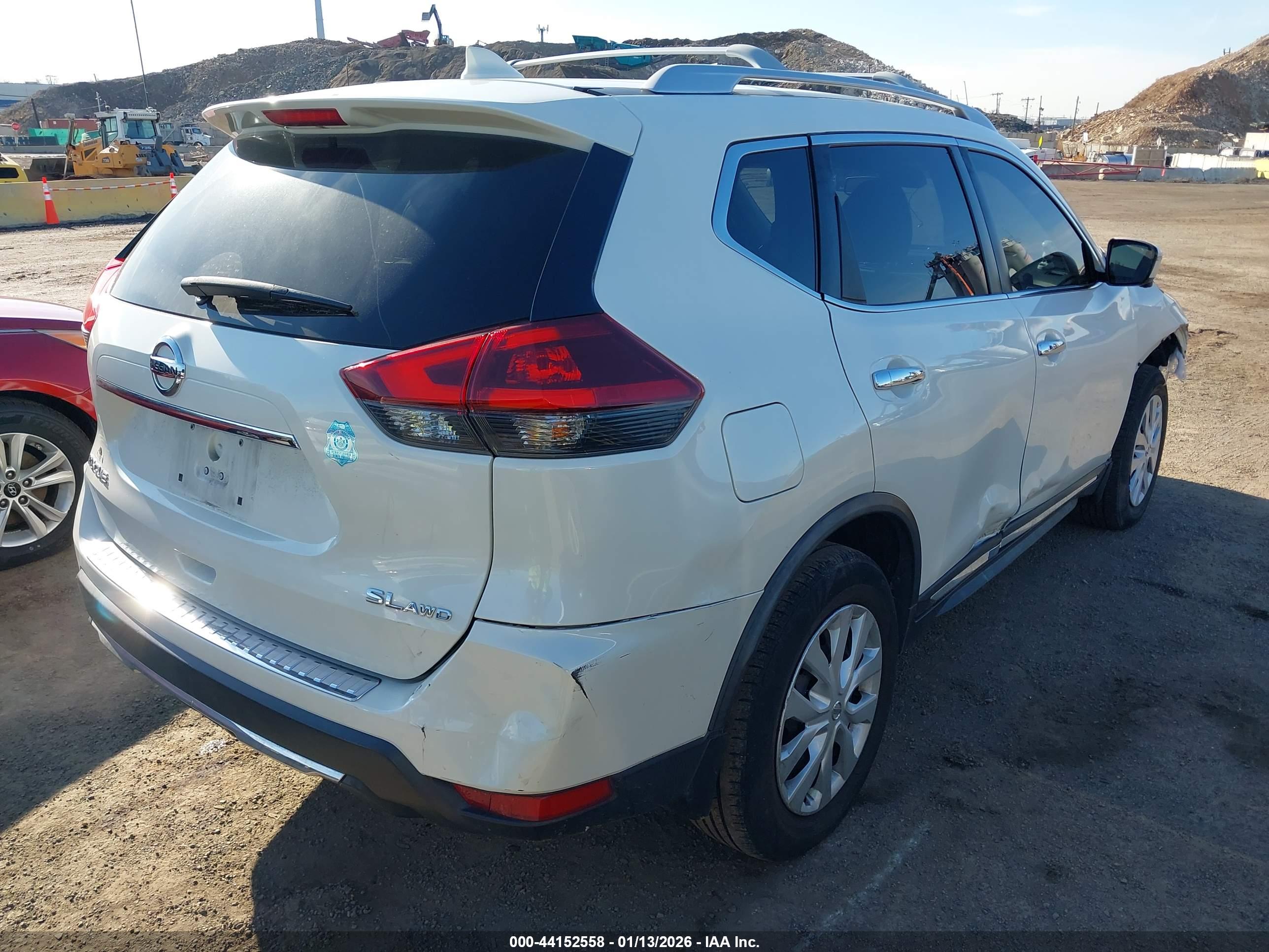 NISSAN ROGUE image 4