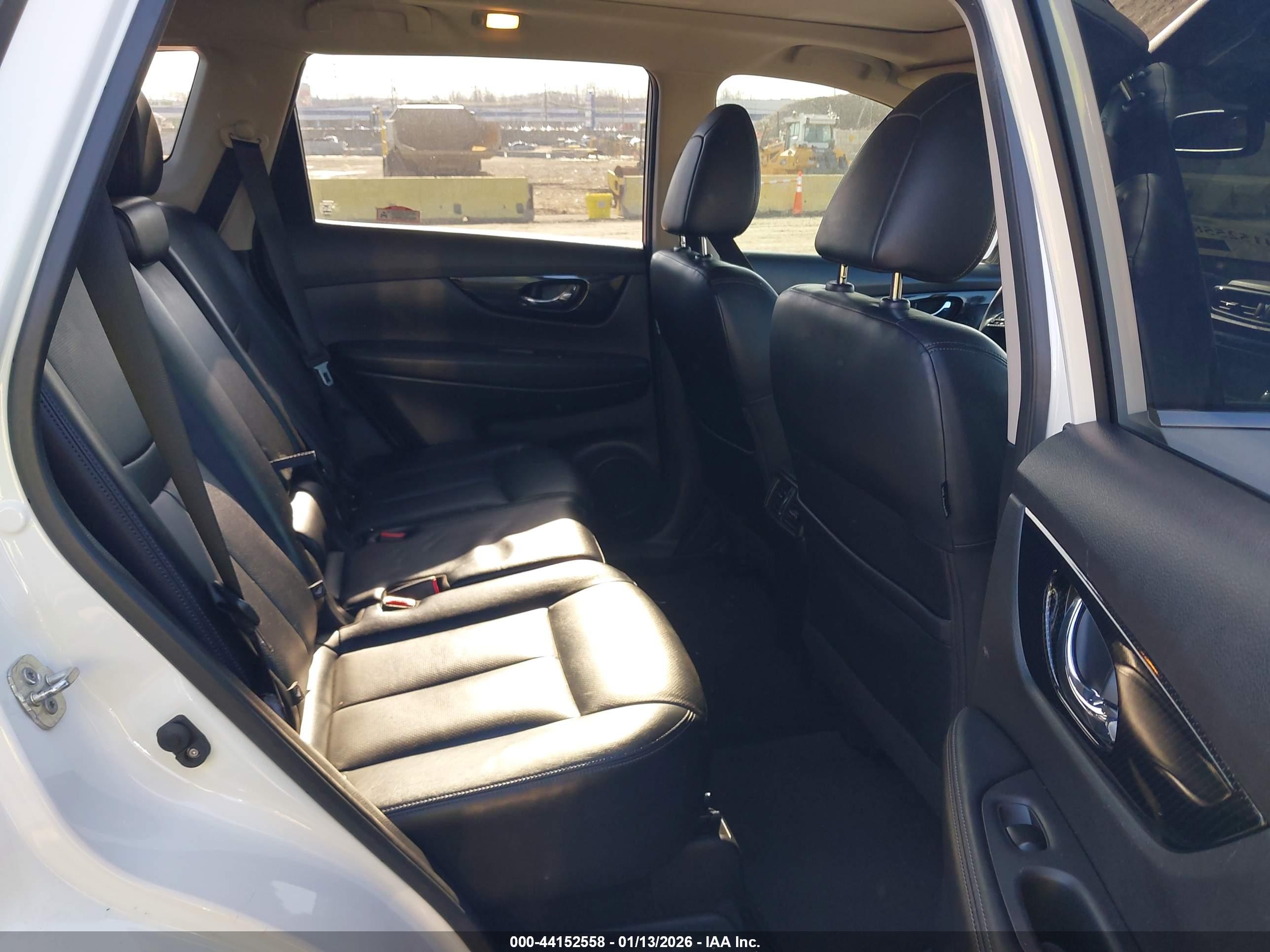 NISSAN ROGUE image 8