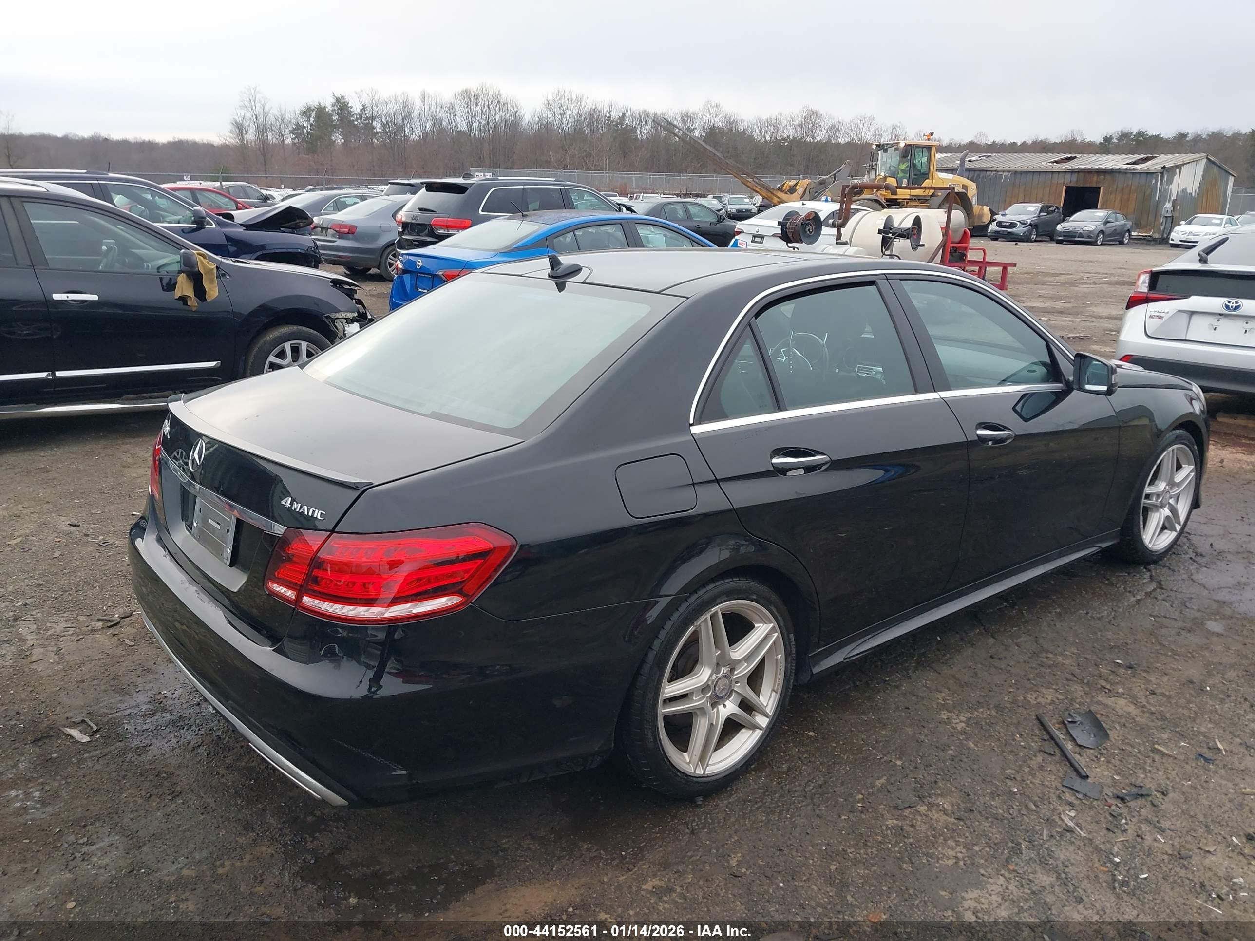 MERCEDES-BENZ E image 4