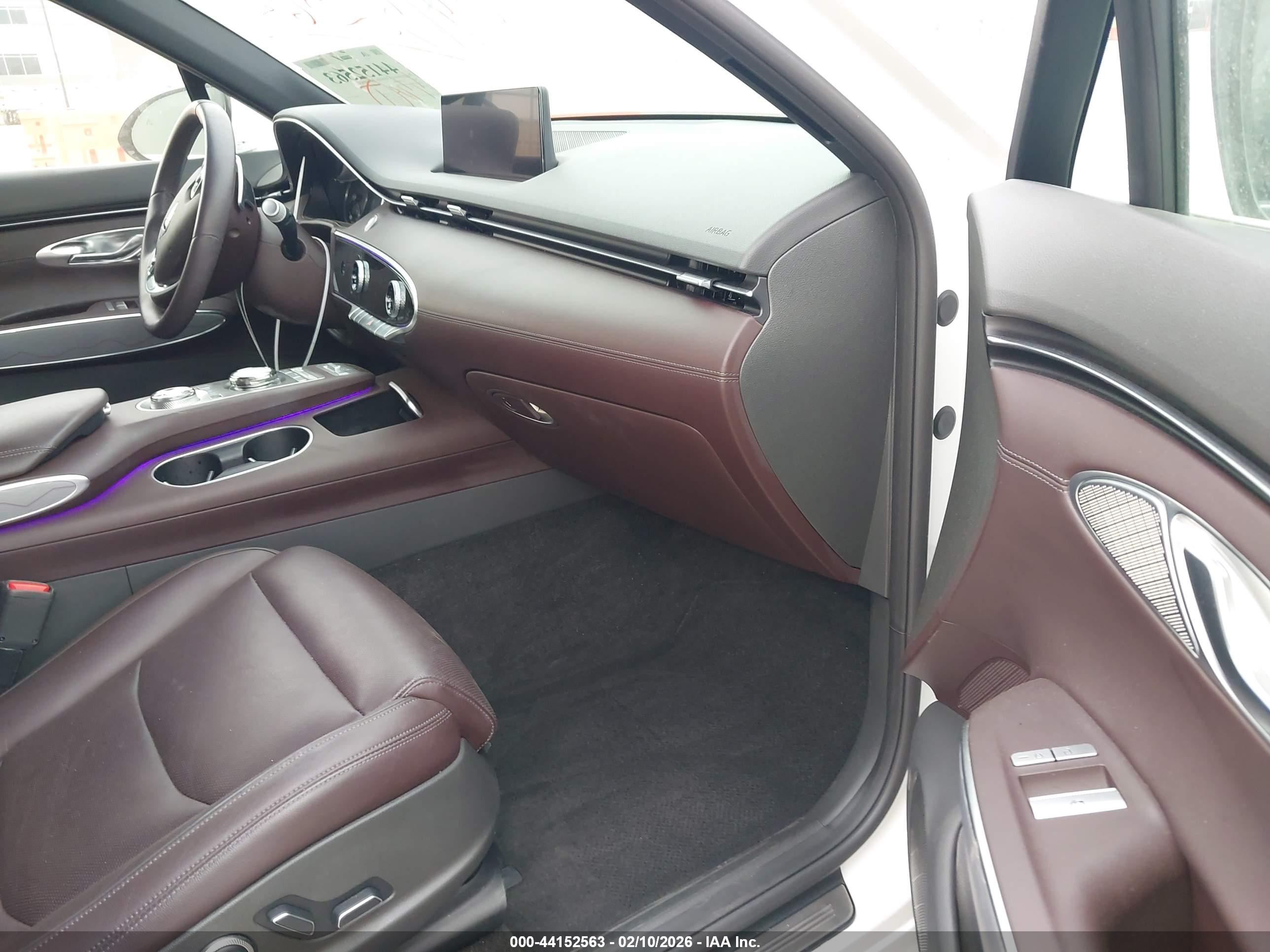 GENESIS GV70 image 5