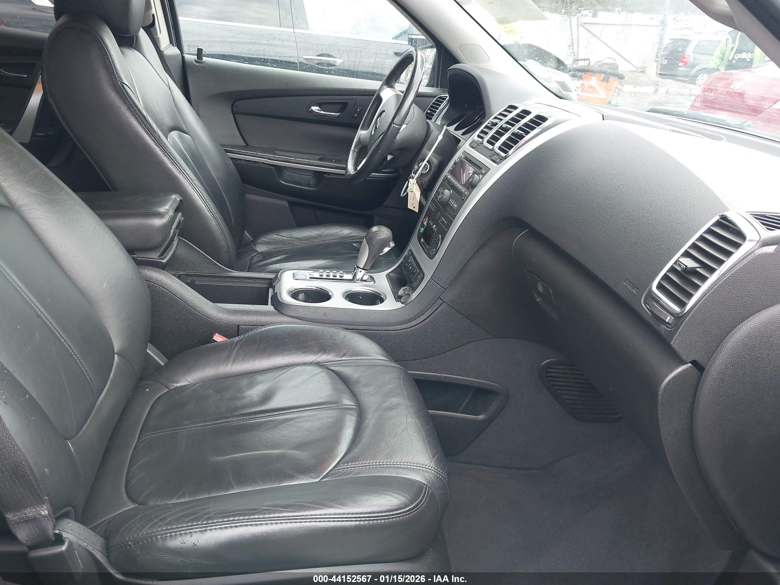 GMC ACADIA image 5