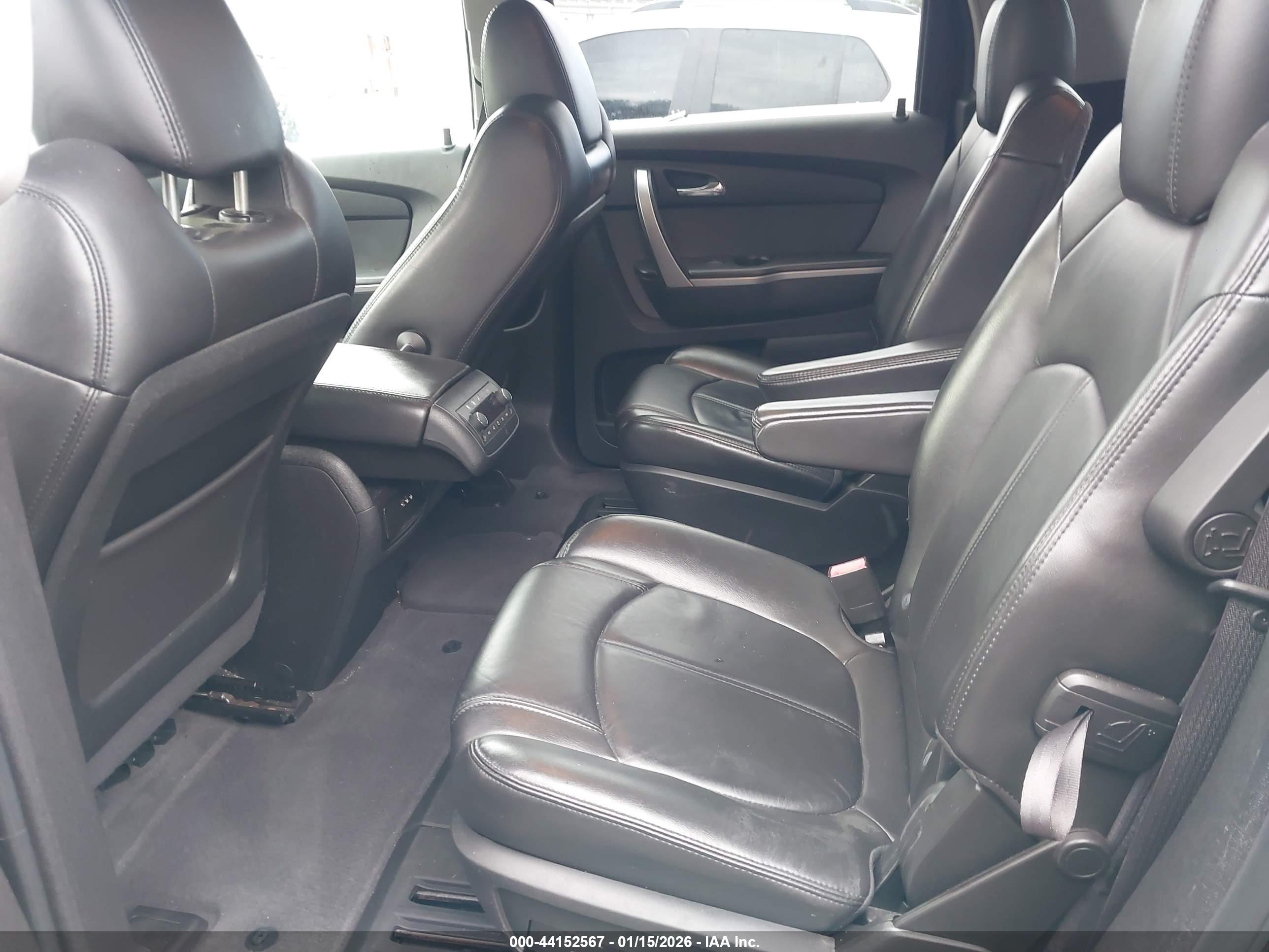 GMC ACADIA image 8