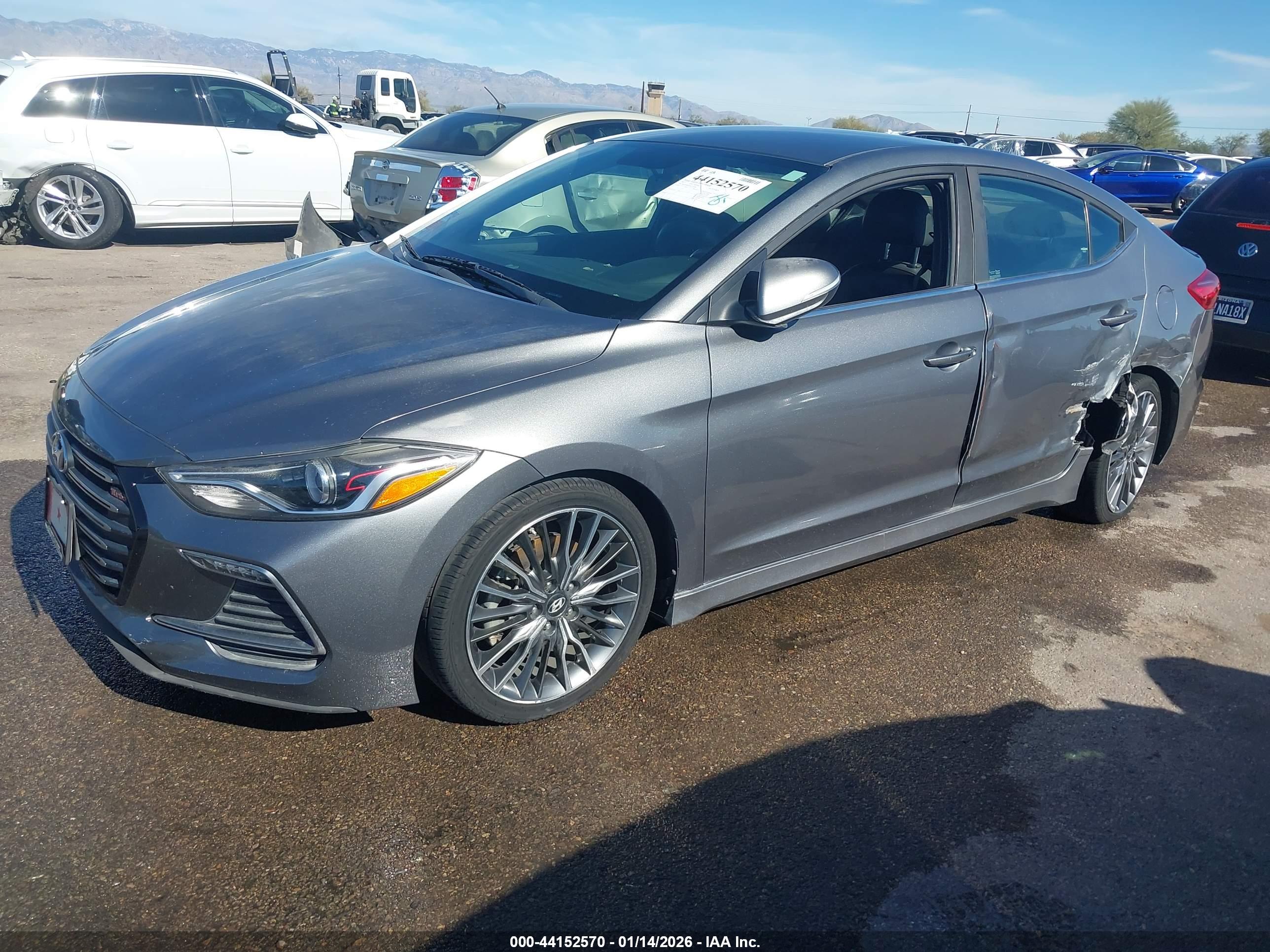 HYUNDAI ELANTRA image 2