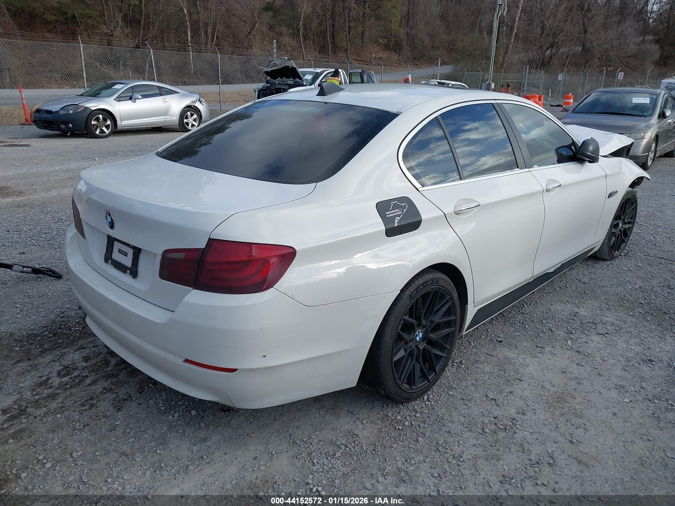 BMW 528I image 4