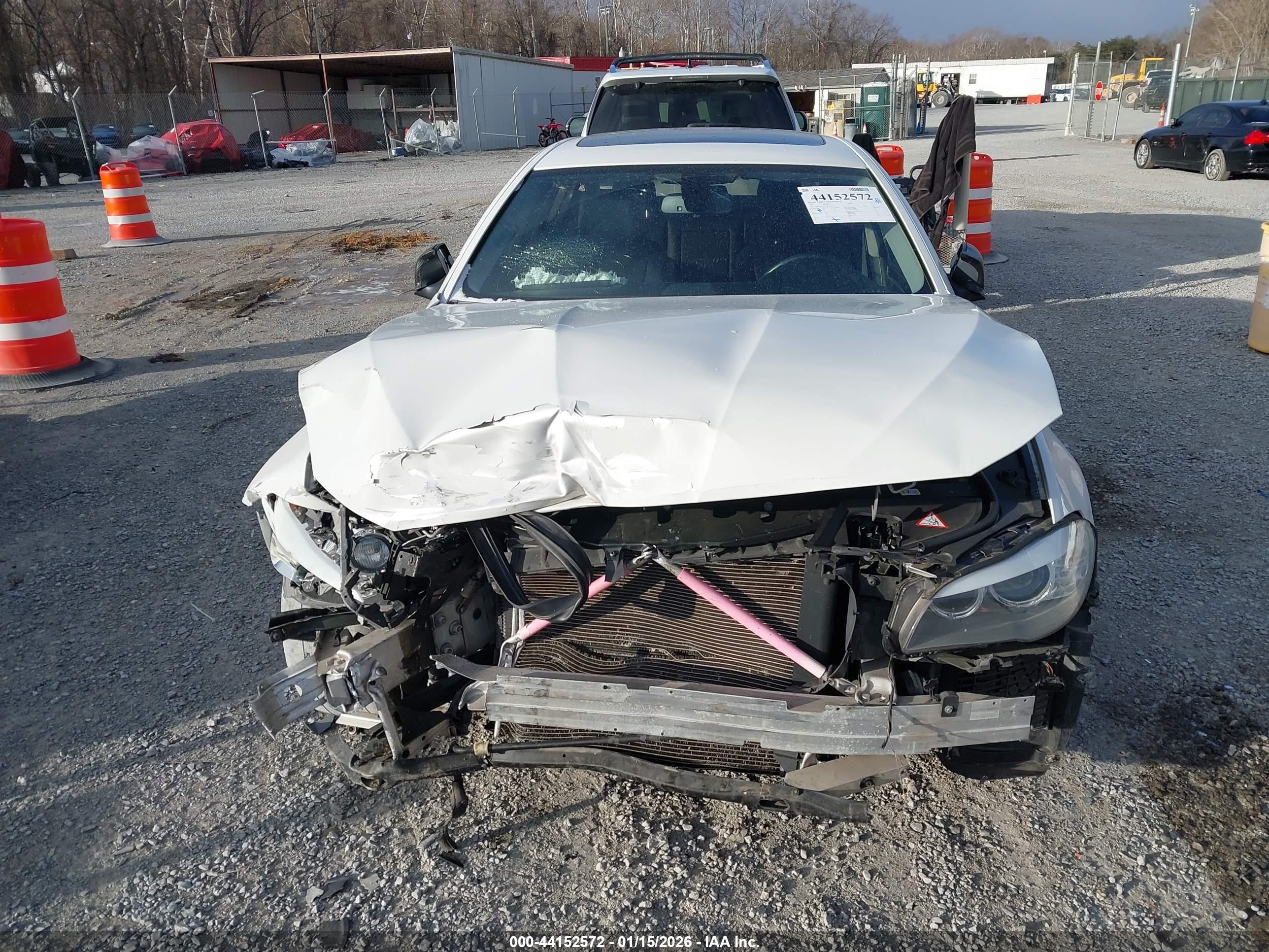 BMW 528I image 6