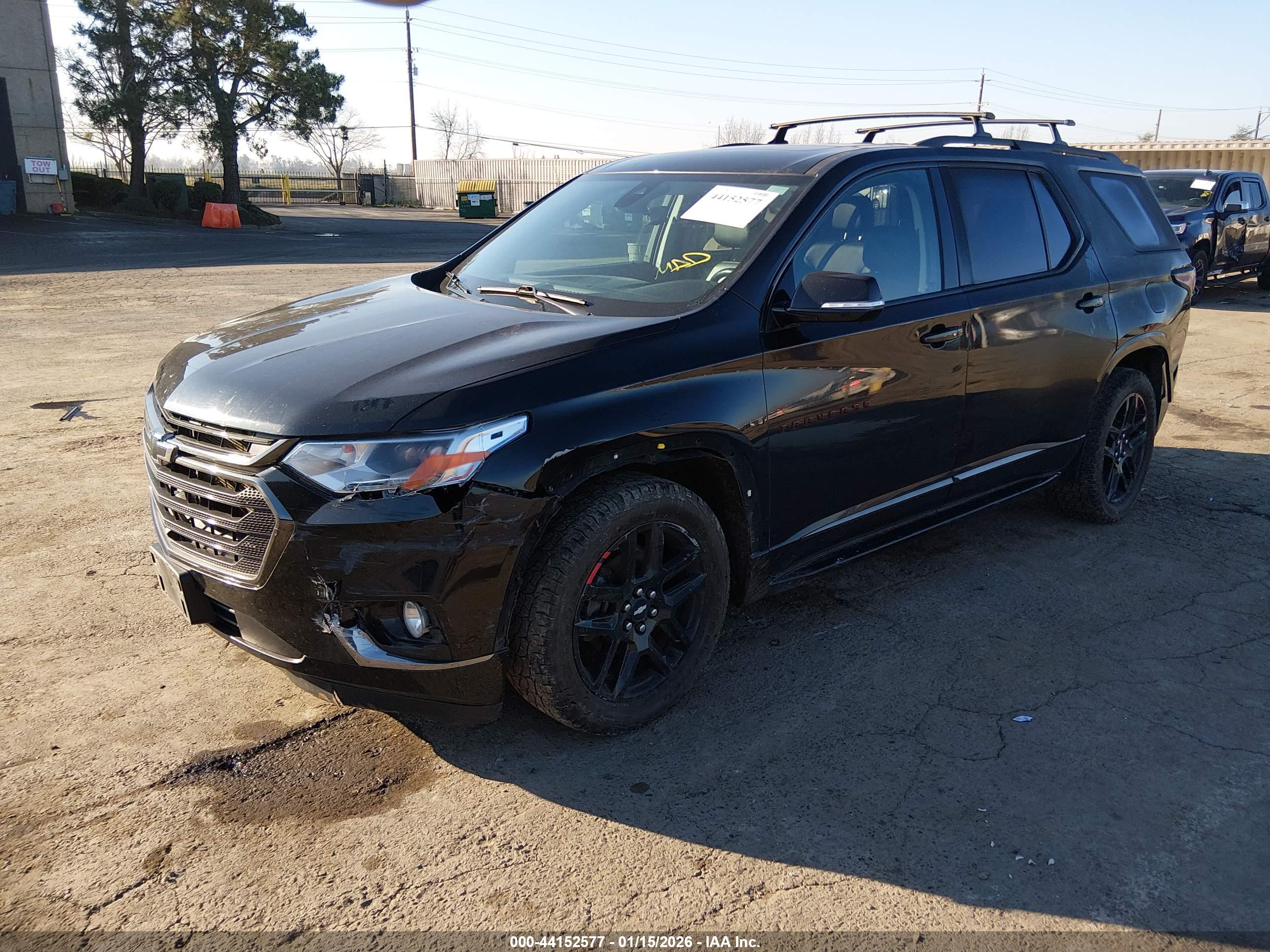 CHEVROLET TRAVERSE image 2