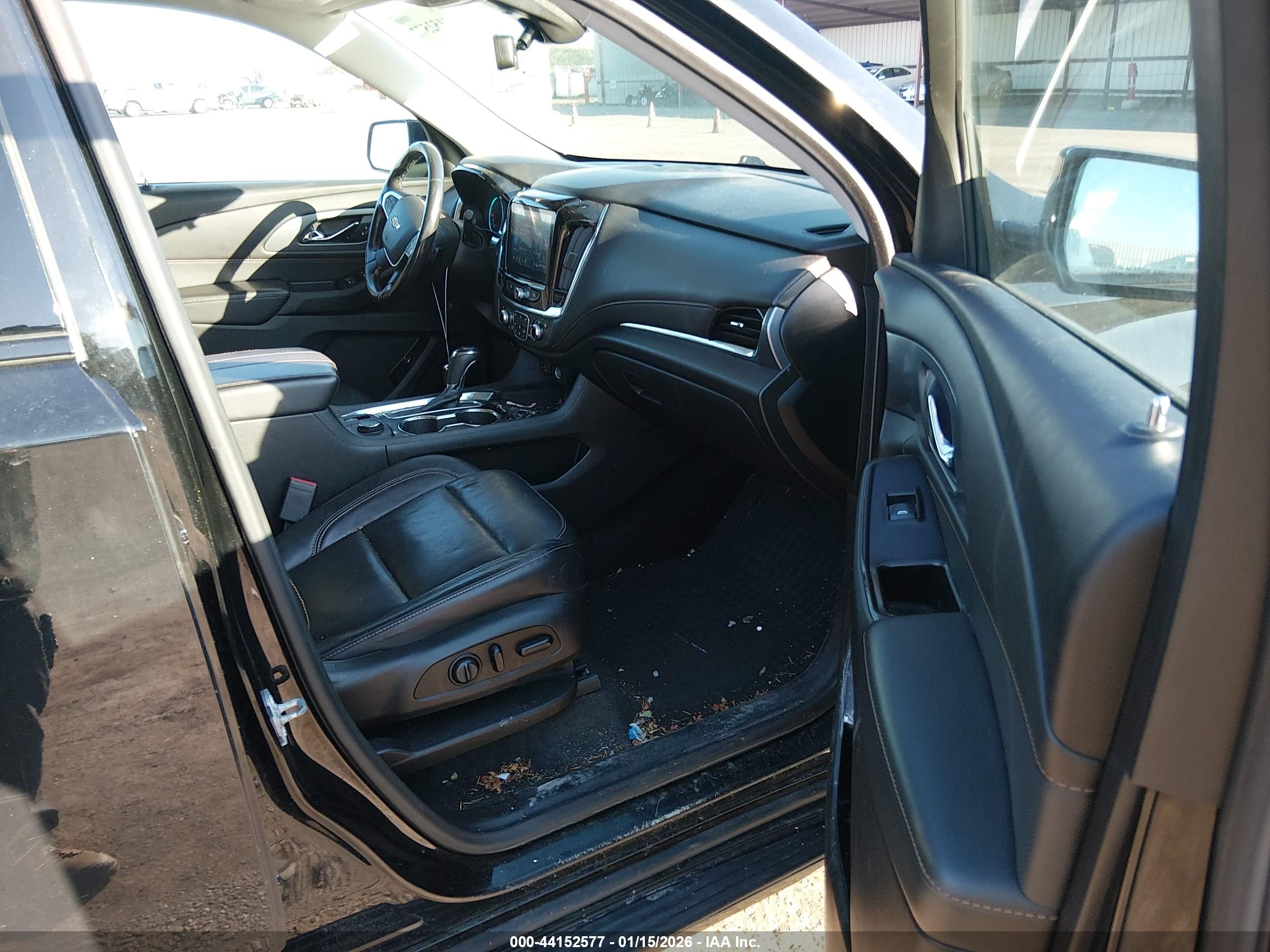 CHEVROLET TRAVERSE image 5