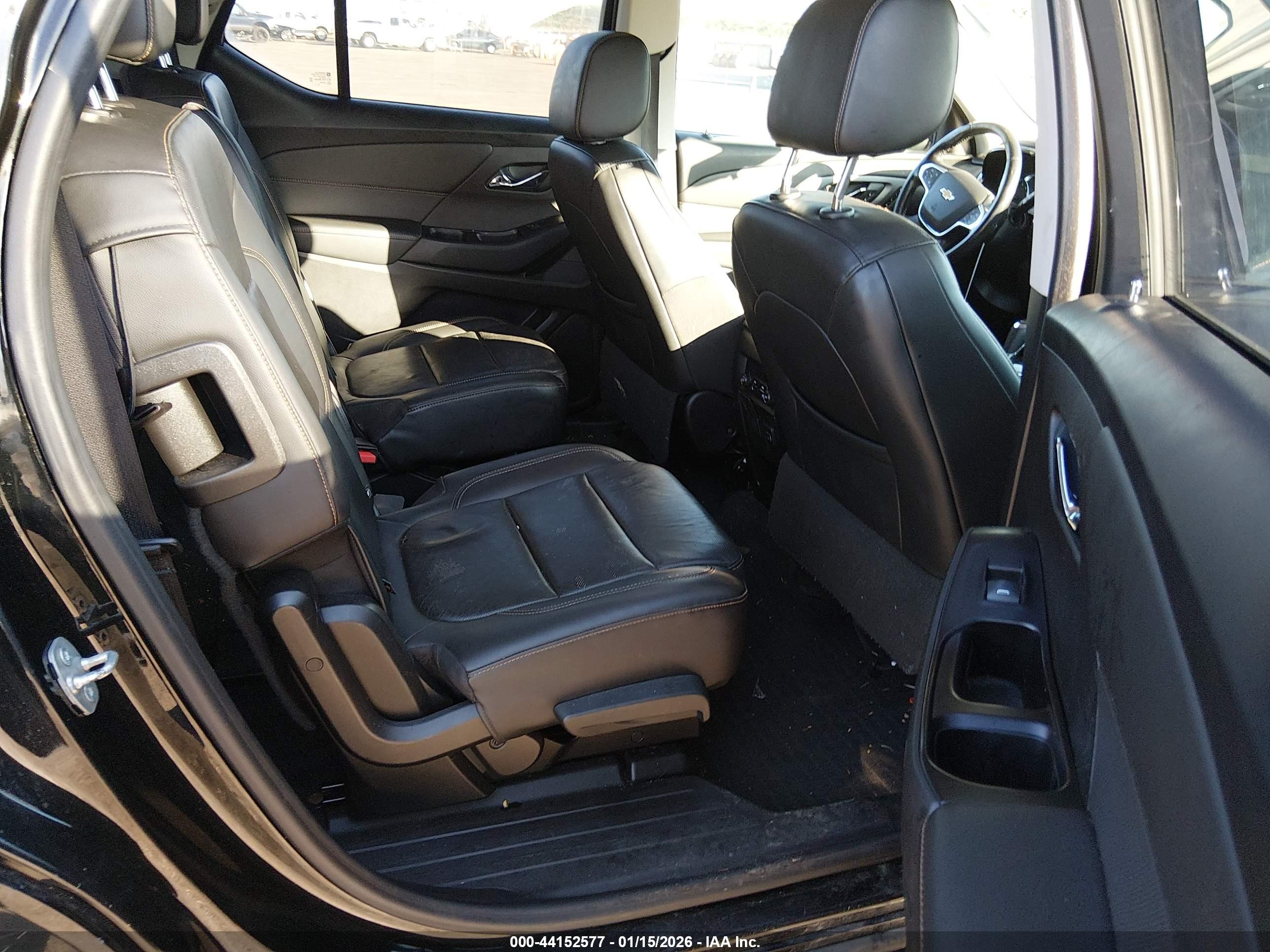 CHEVROLET TRAVERSE image 8