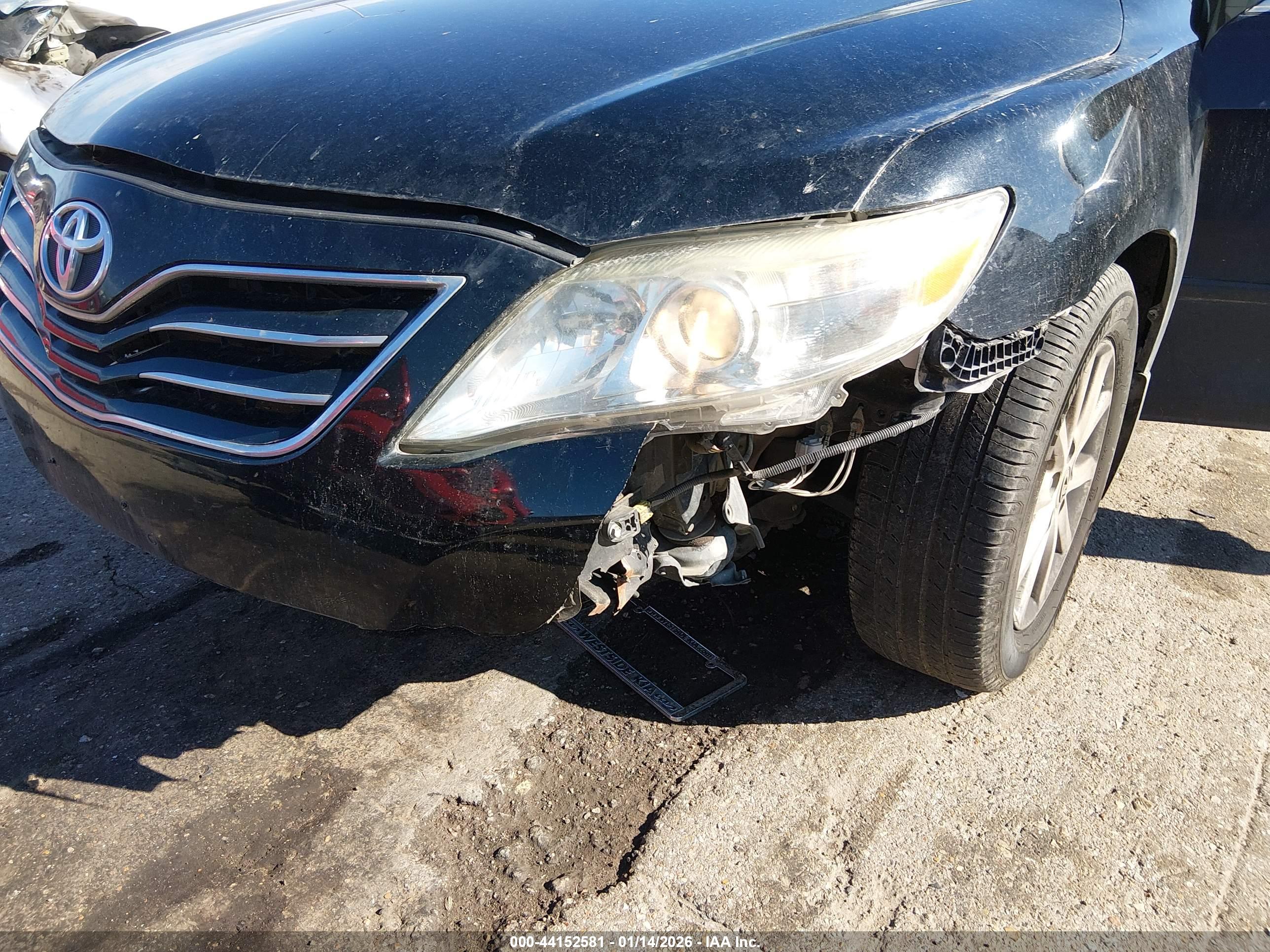 TOYOTA CAMRY image 6