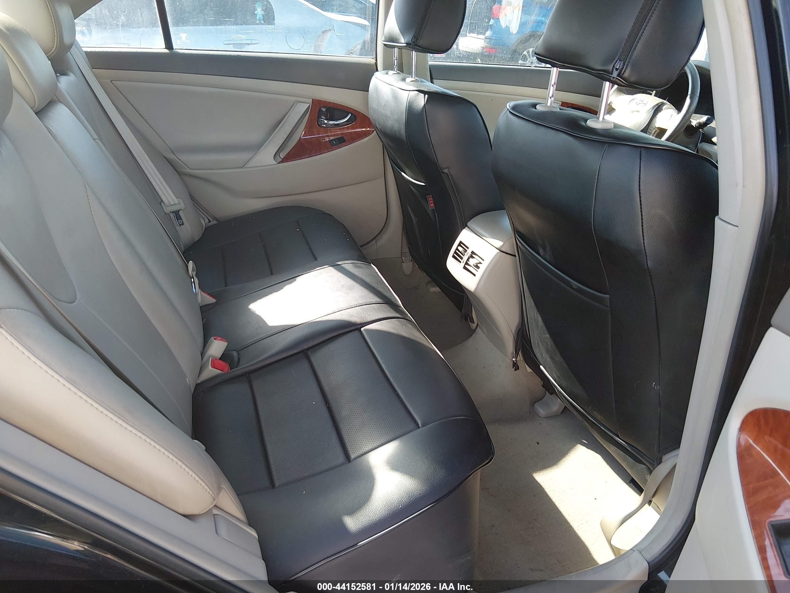 TOYOTA CAMRY image 8