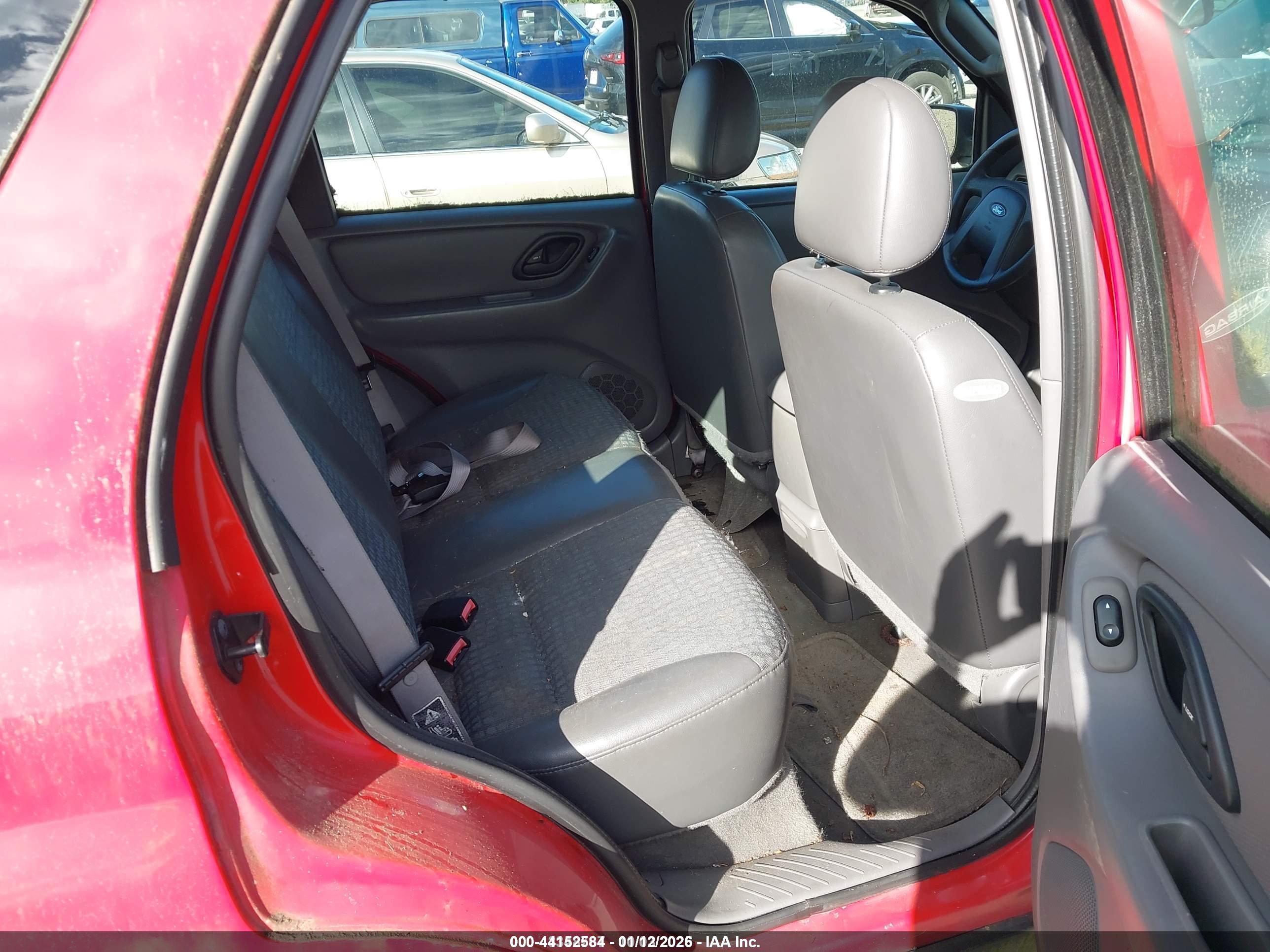 FORD ESCAPE image 8