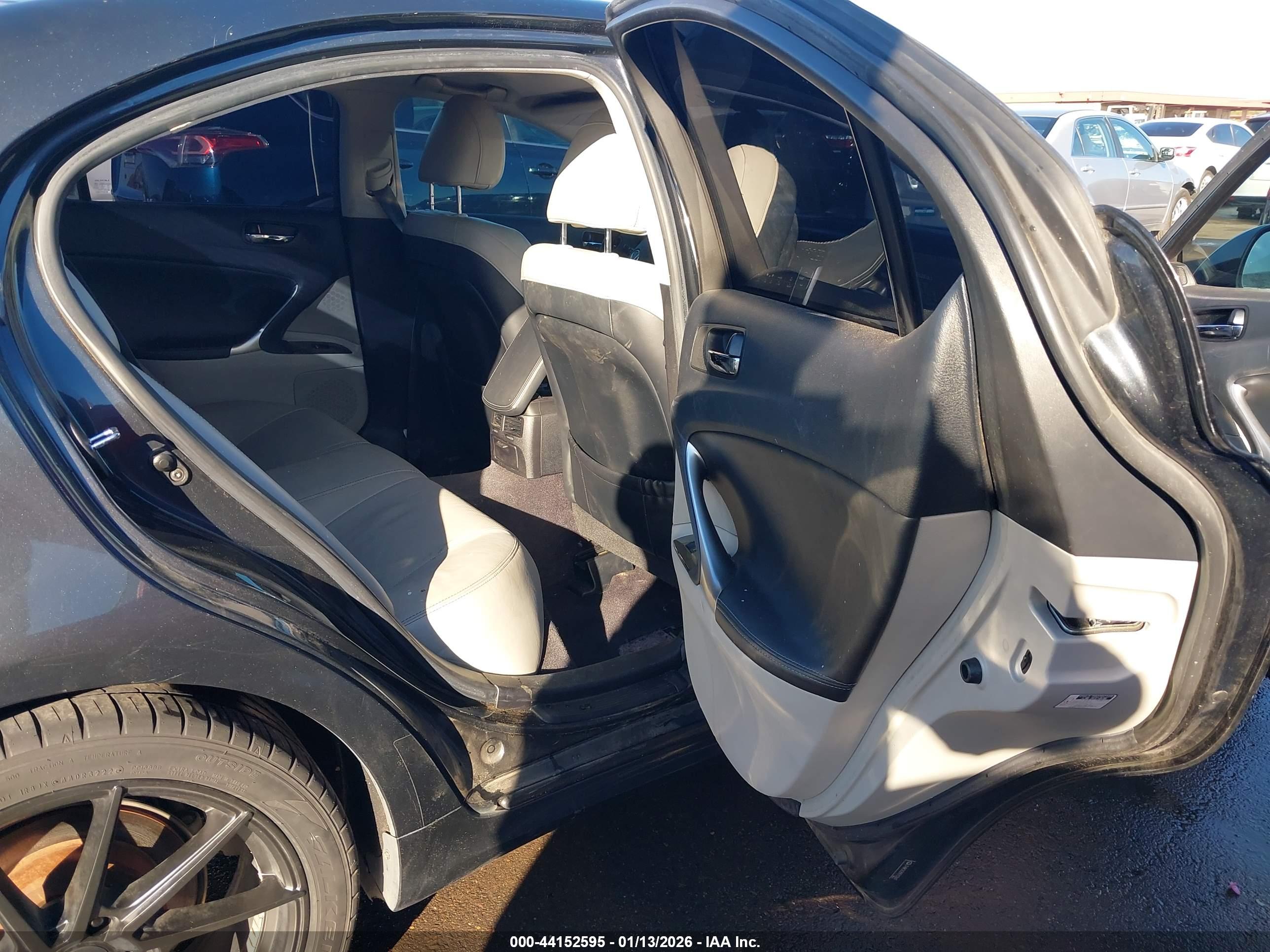 LEXUS IS image 8