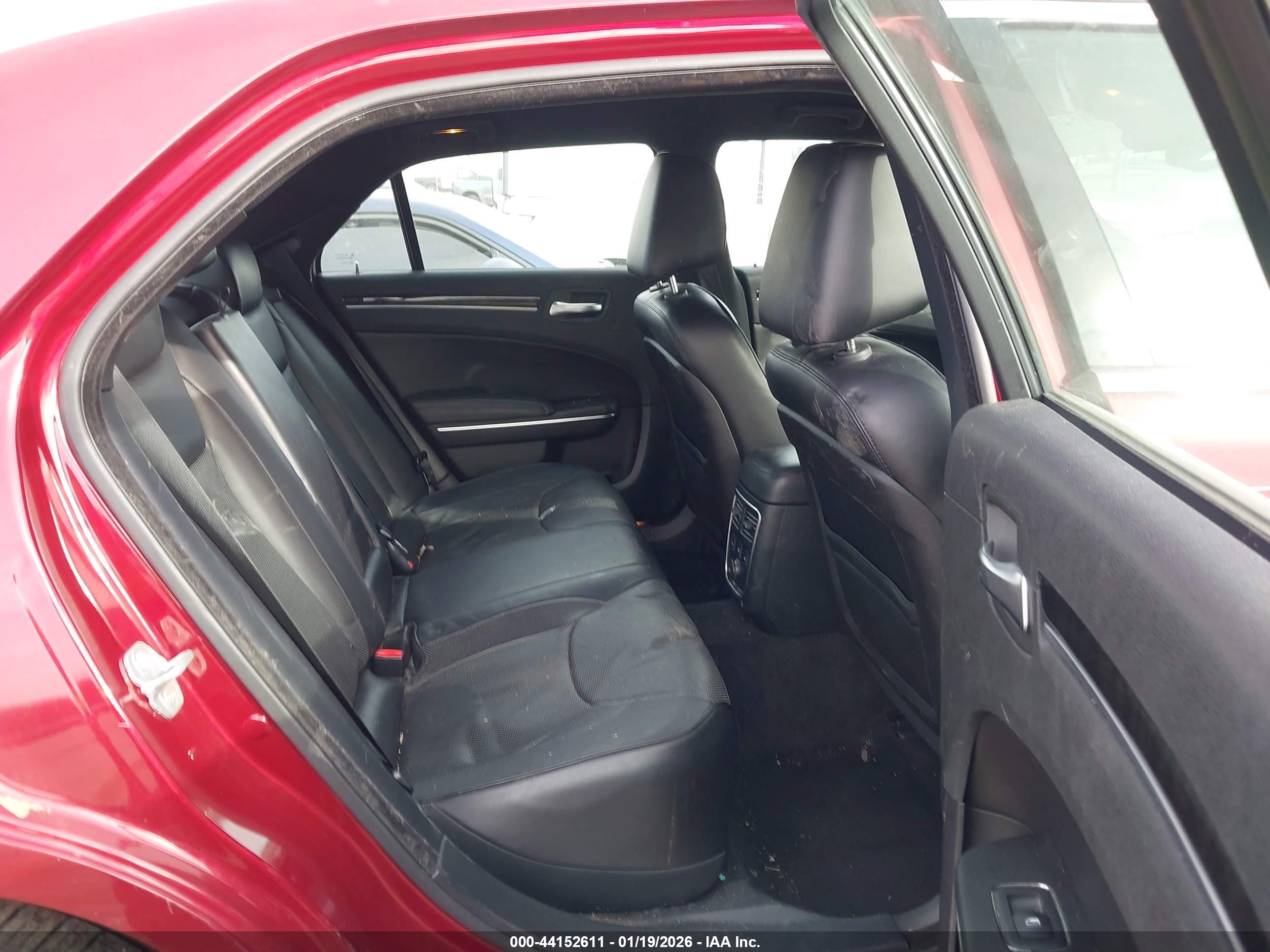 CHRYSLER 300C image 8