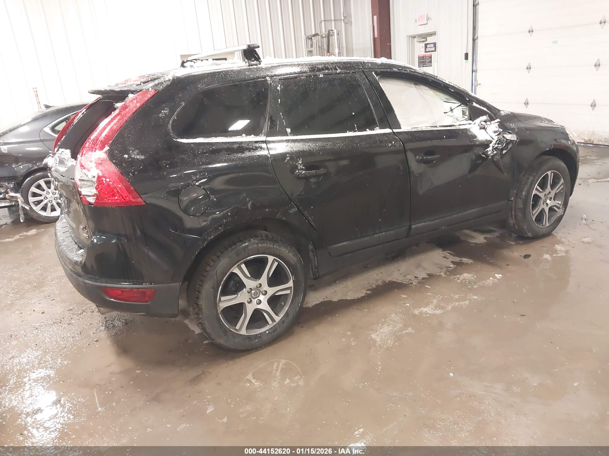 VOLVO XC60 image 4