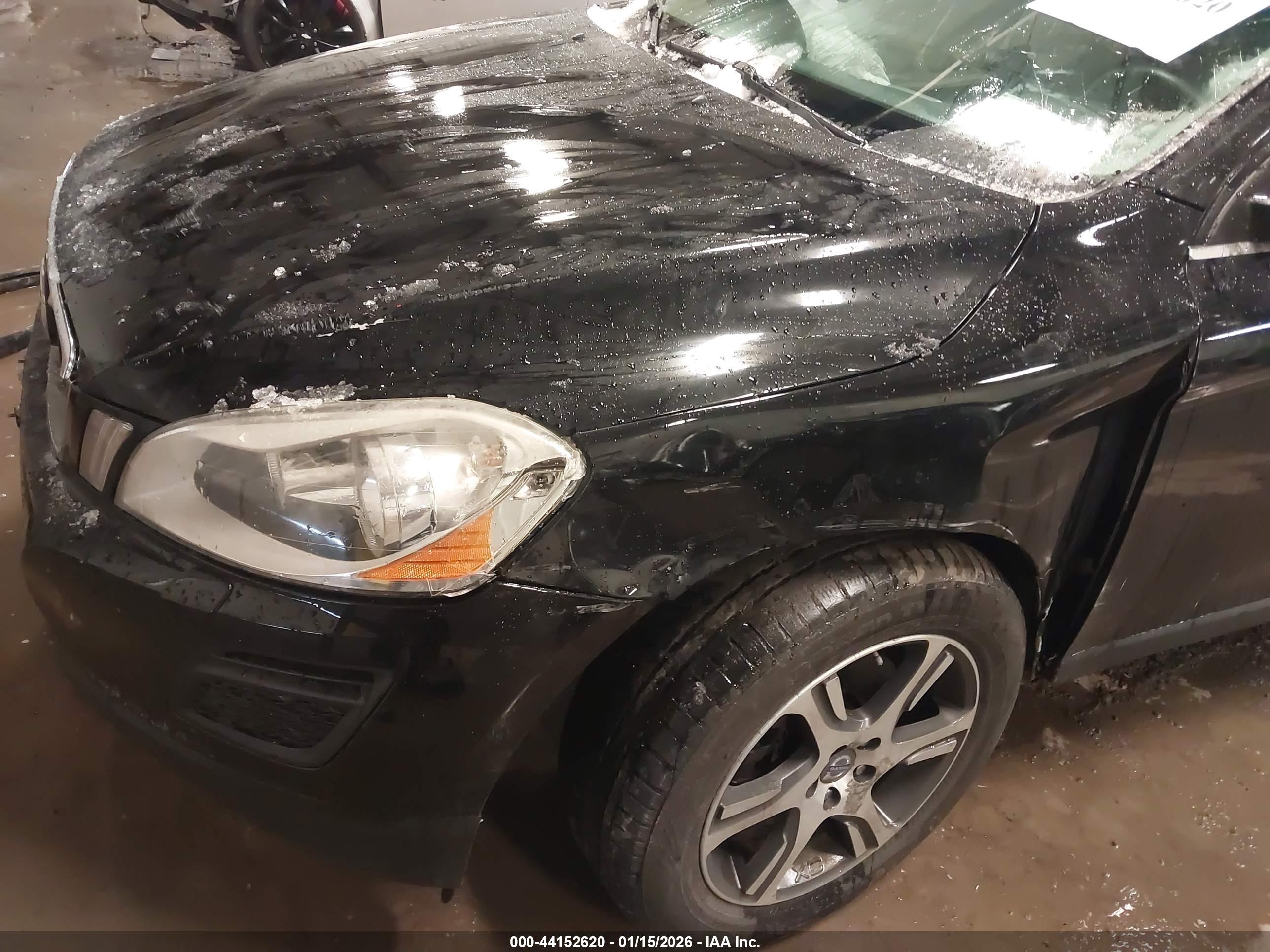VOLVO XC60 image 6