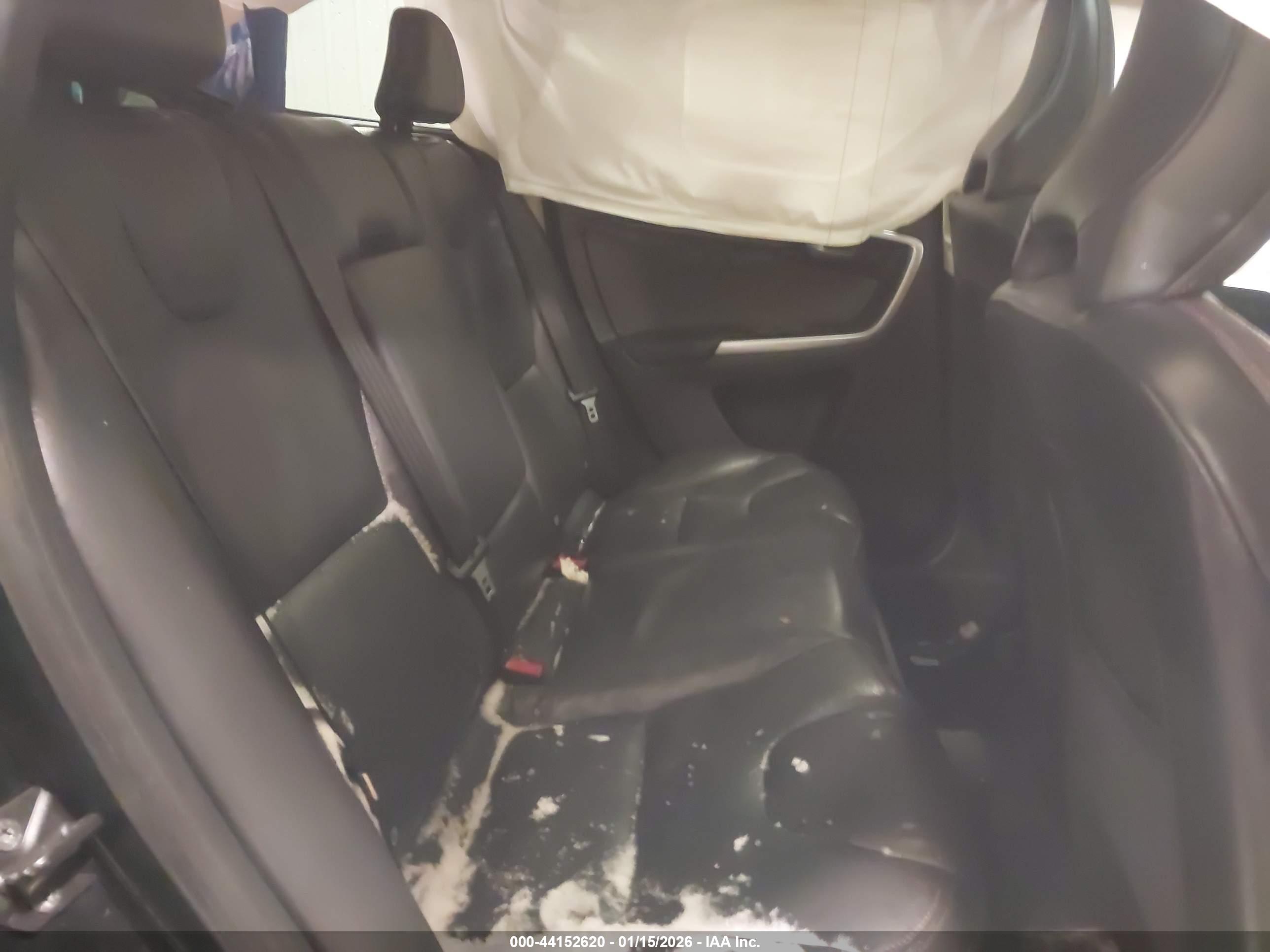 VOLVO XC60 image 8