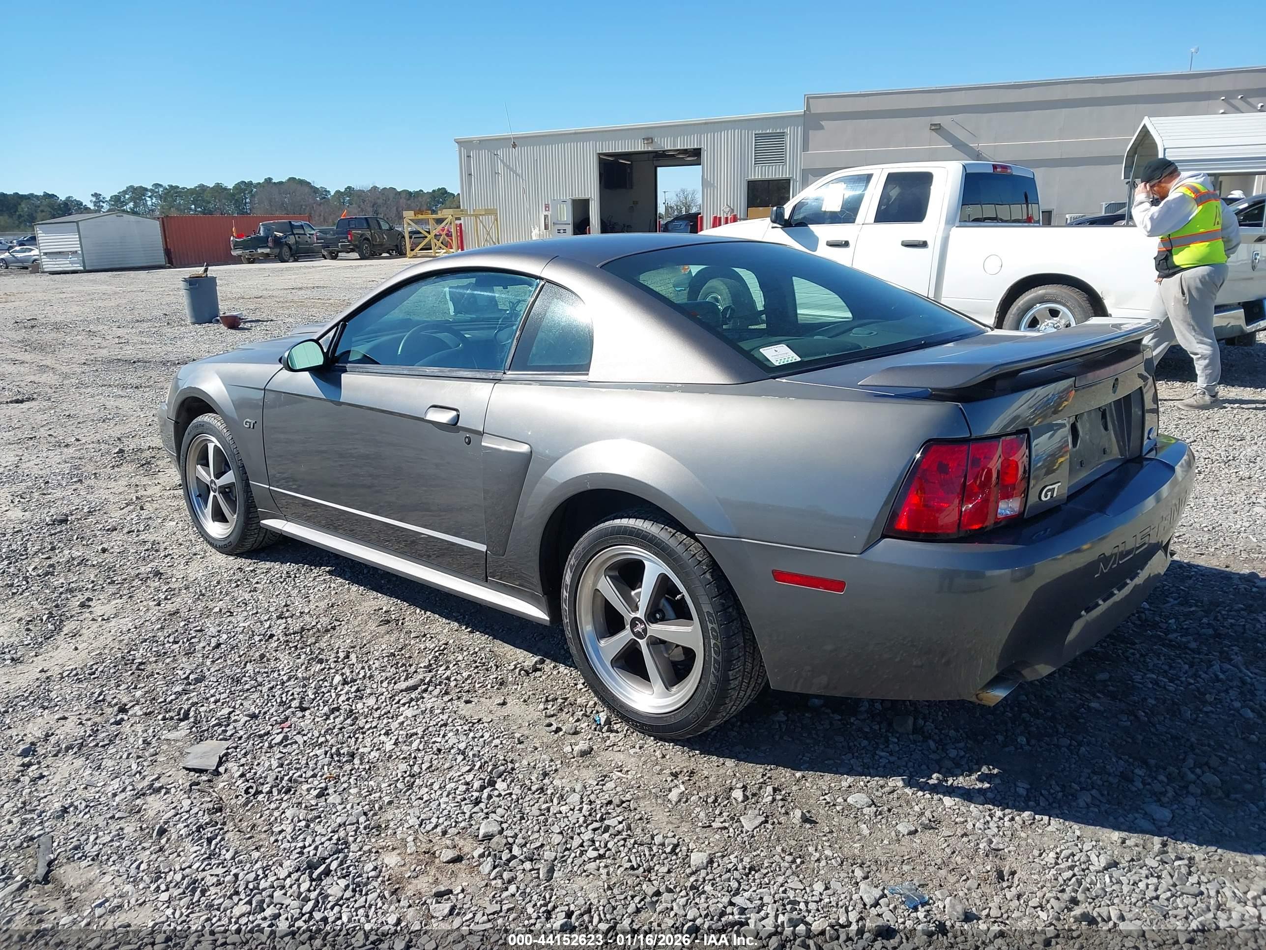 FORD MUSTANG image 3