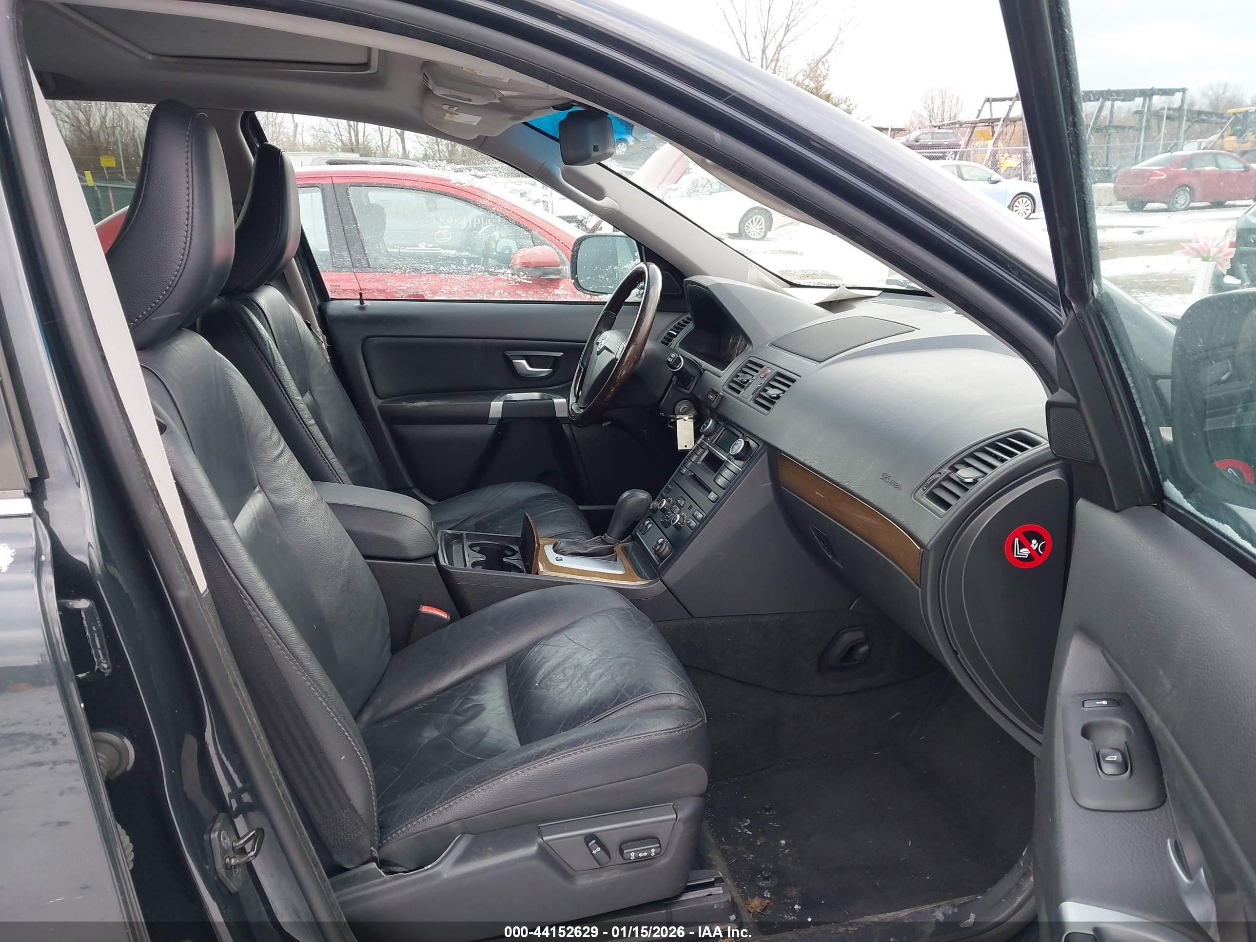 VOLVO XC90 image 5