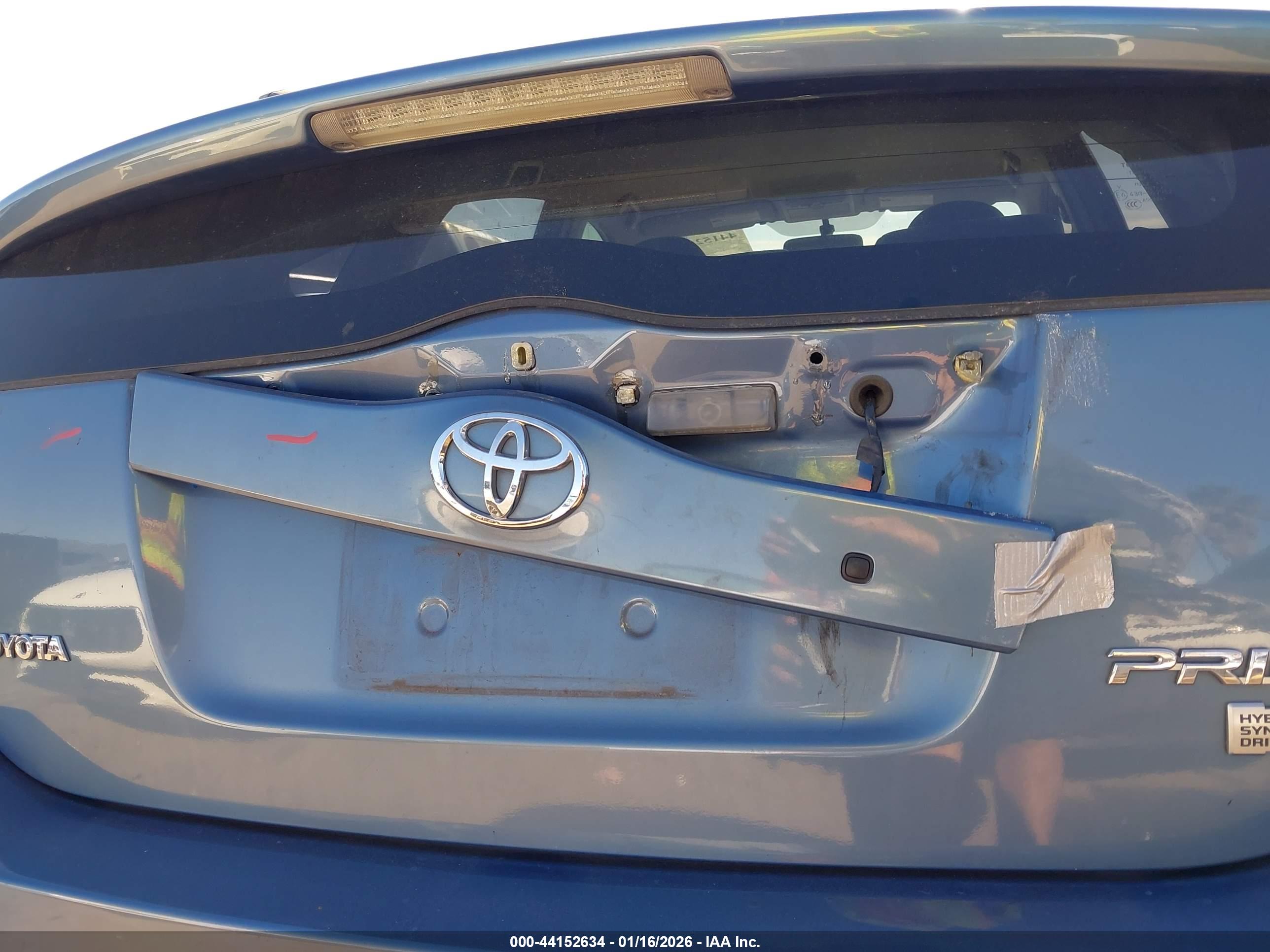 TOYOTA PRIUS image 6