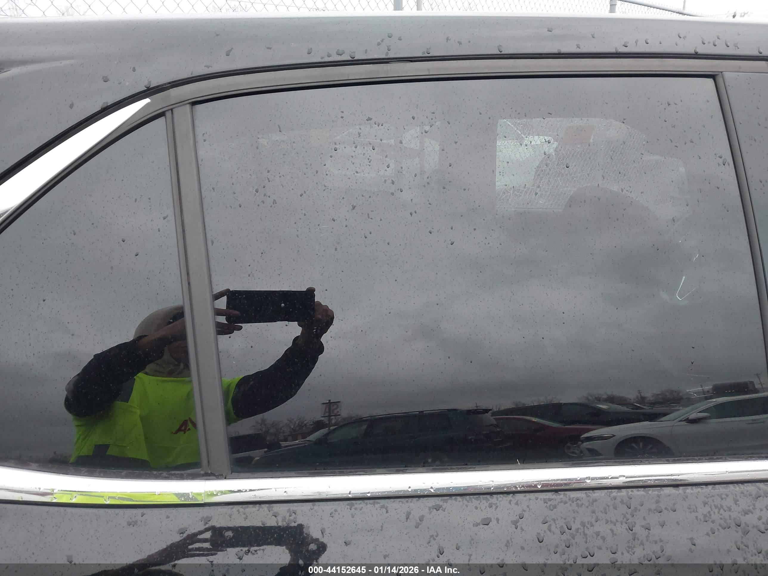 CHEVROLET EQUINOX image 8