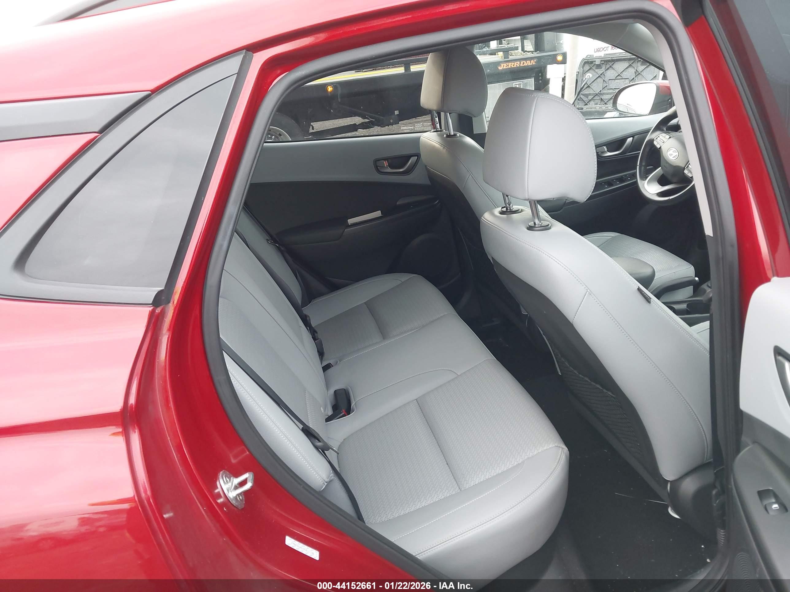 HYUNDAI KONA image 8