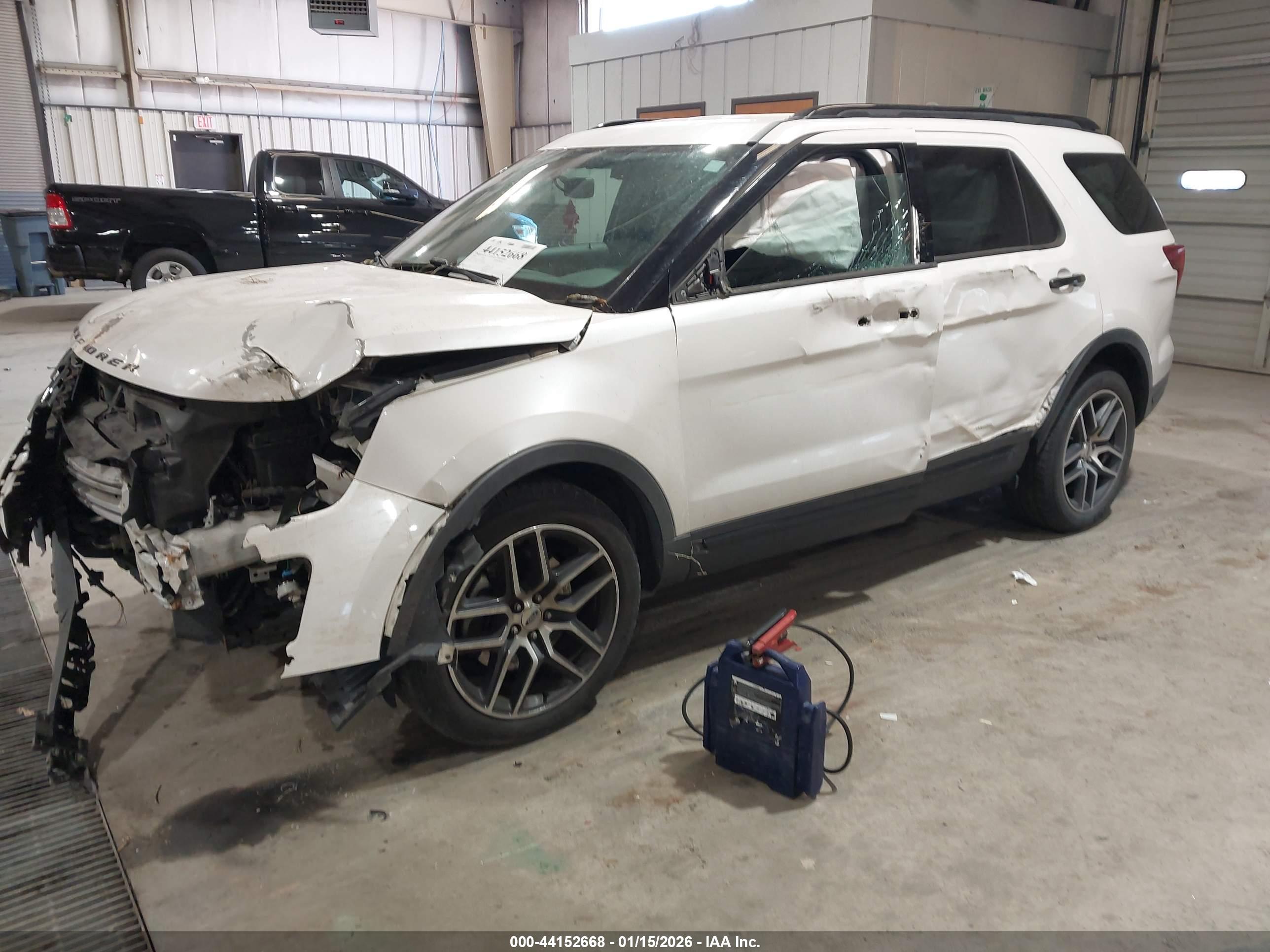 FORD EXPLORER image 2