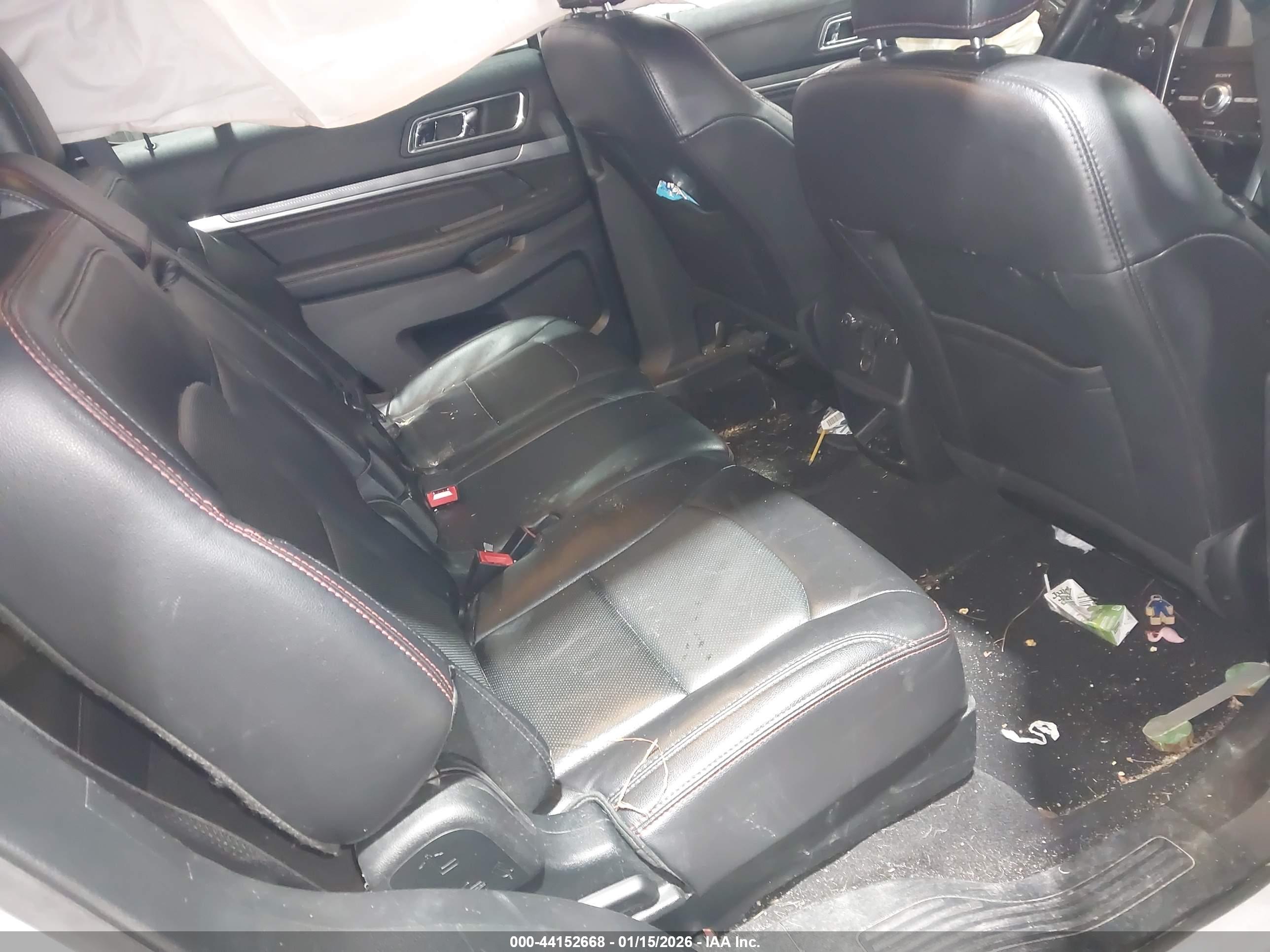 FORD EXPLORER image 8