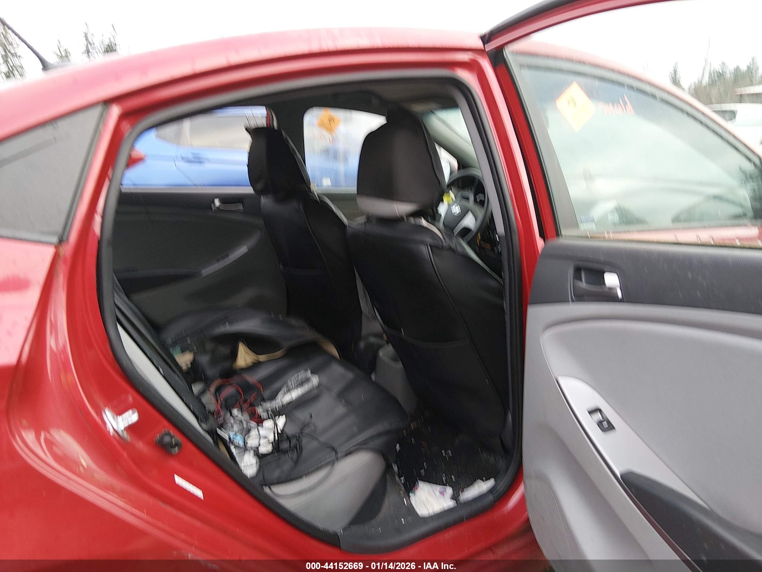HYUNDAI ACCENT image 8