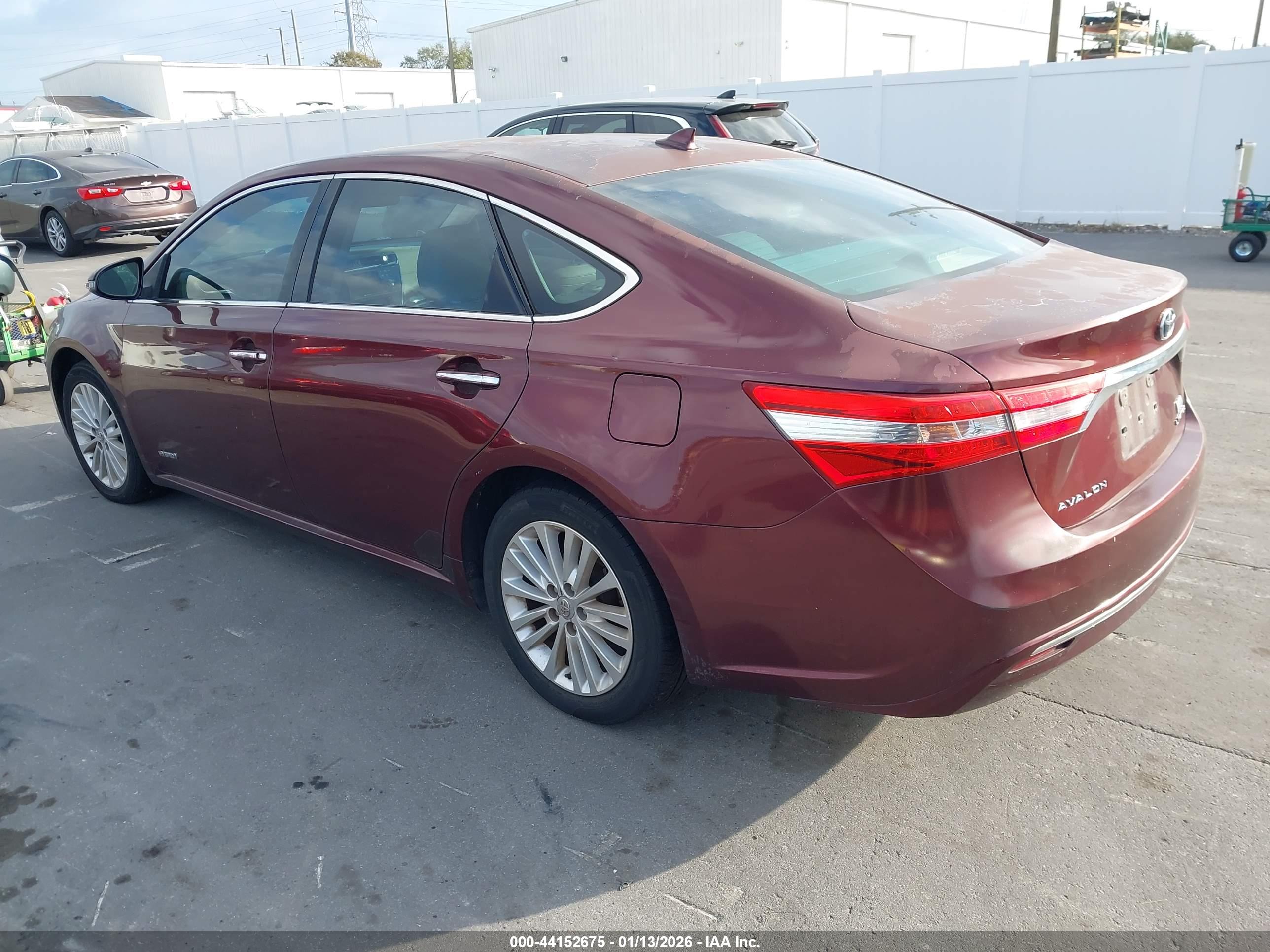 TOYOTA AVALON image 3
