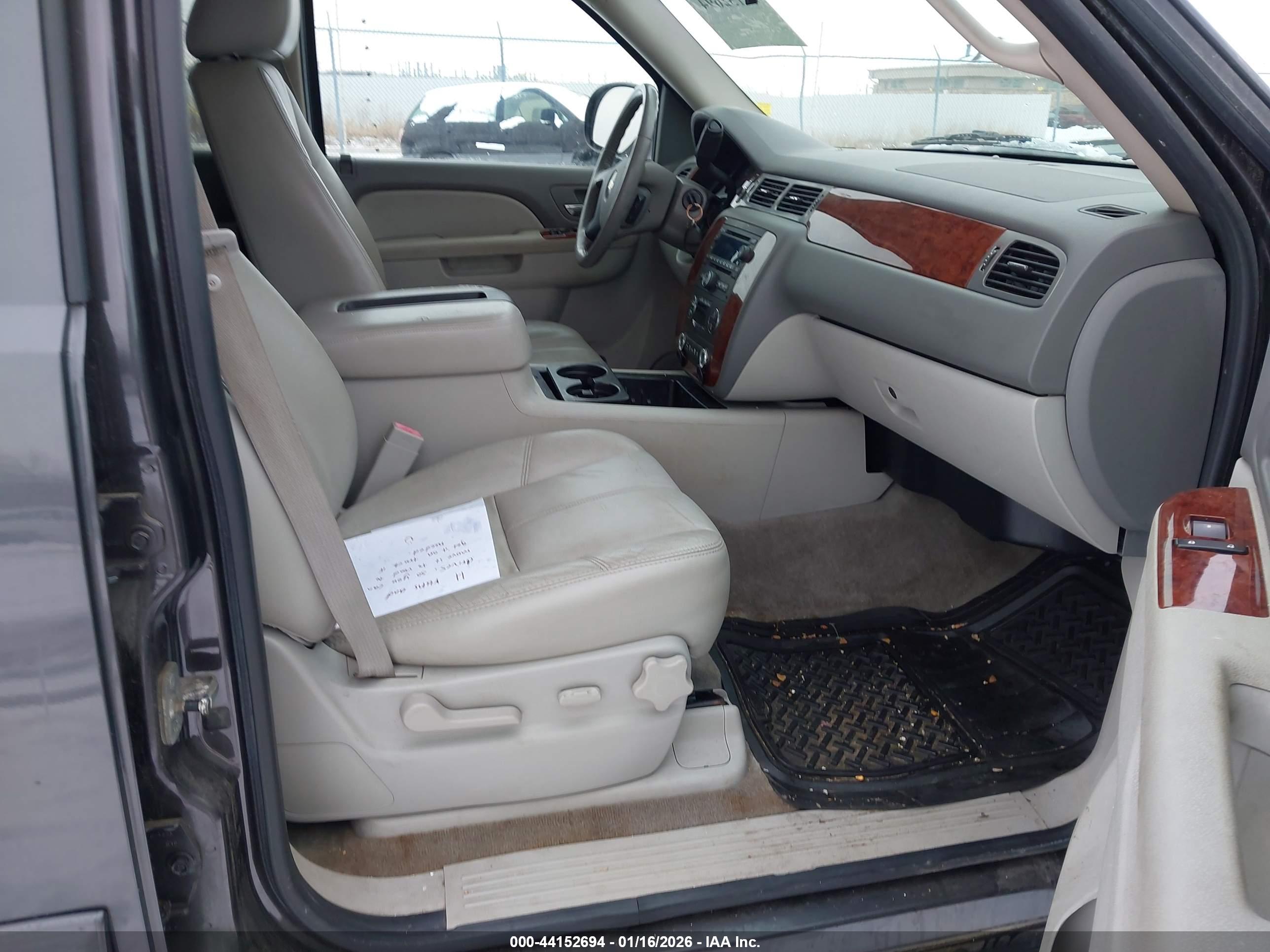 CHEVROLET TAHOE image 5