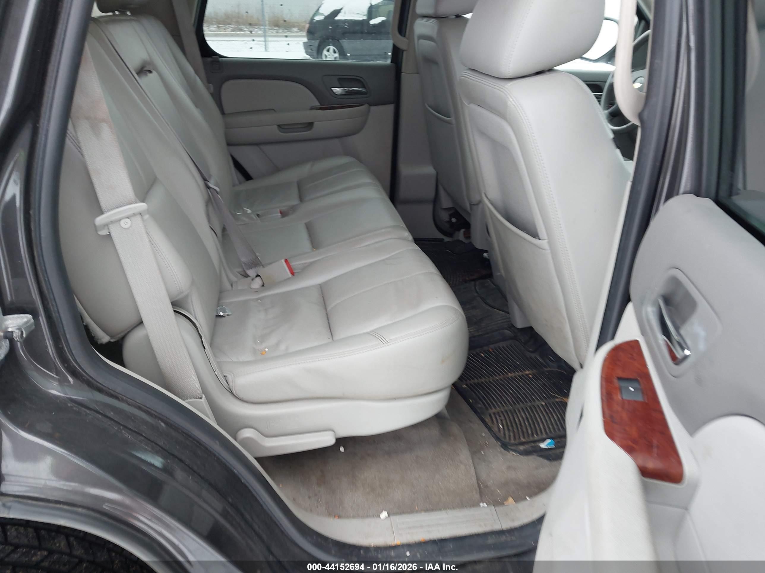 CHEVROLET TAHOE image 8
