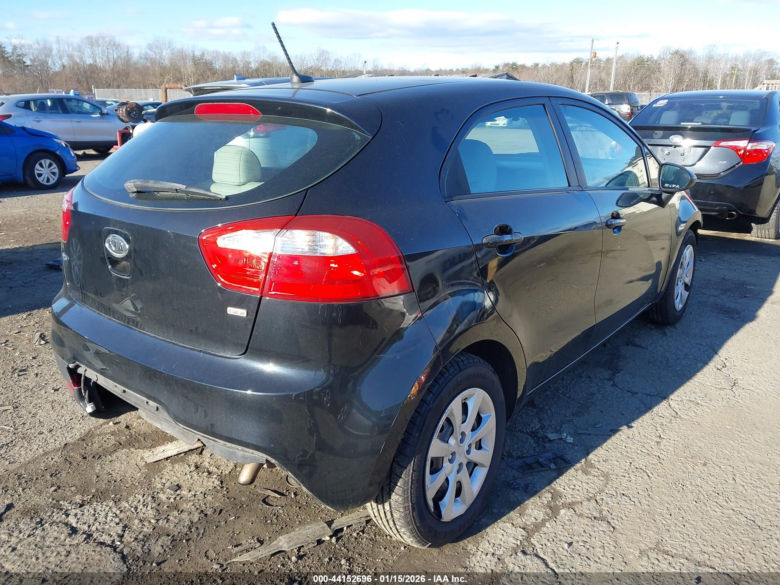 KIA RIO5 image 4