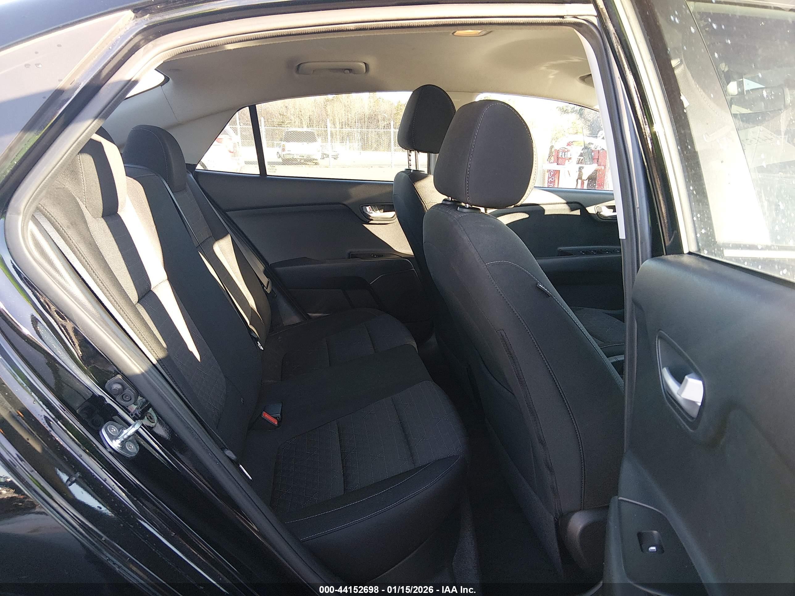 KIA RIO image 8