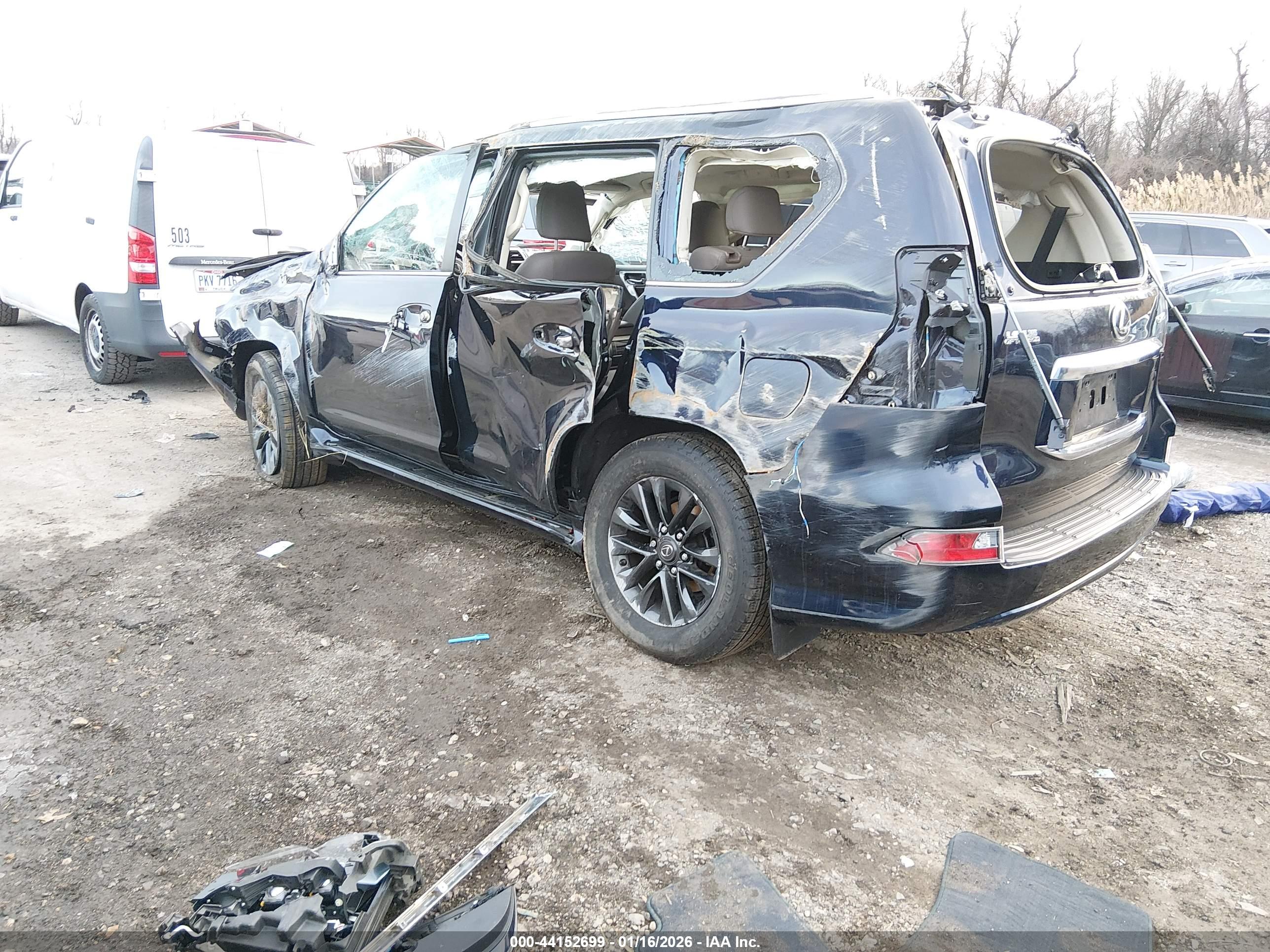 LEXUS GX image 3
