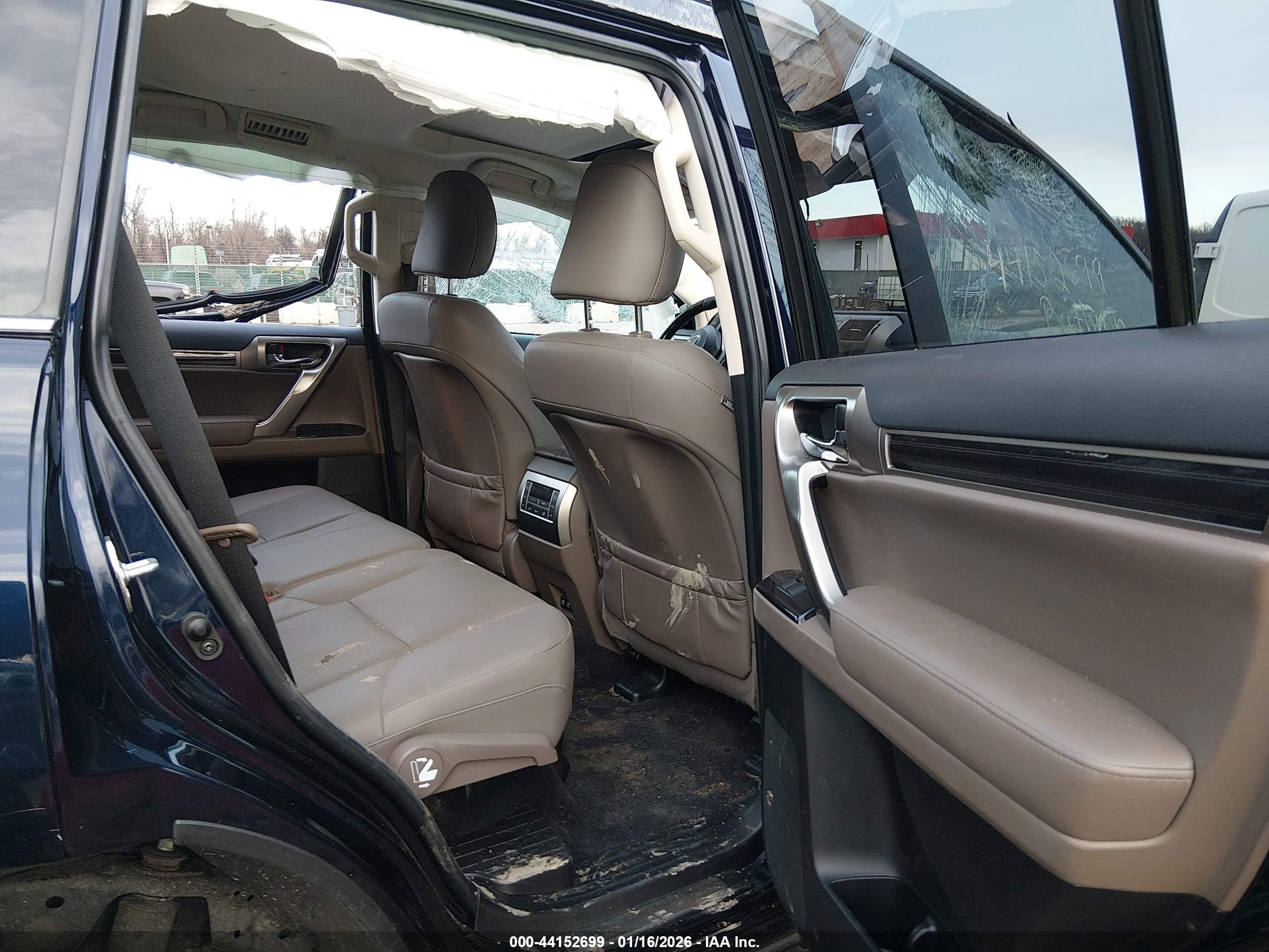 LEXUS GX image 8