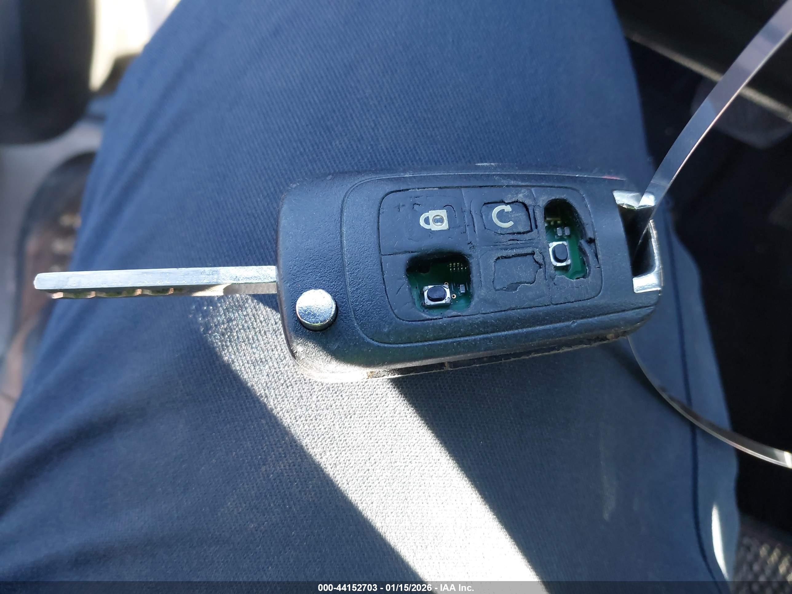 CHEVROLET EQUINOX image 11