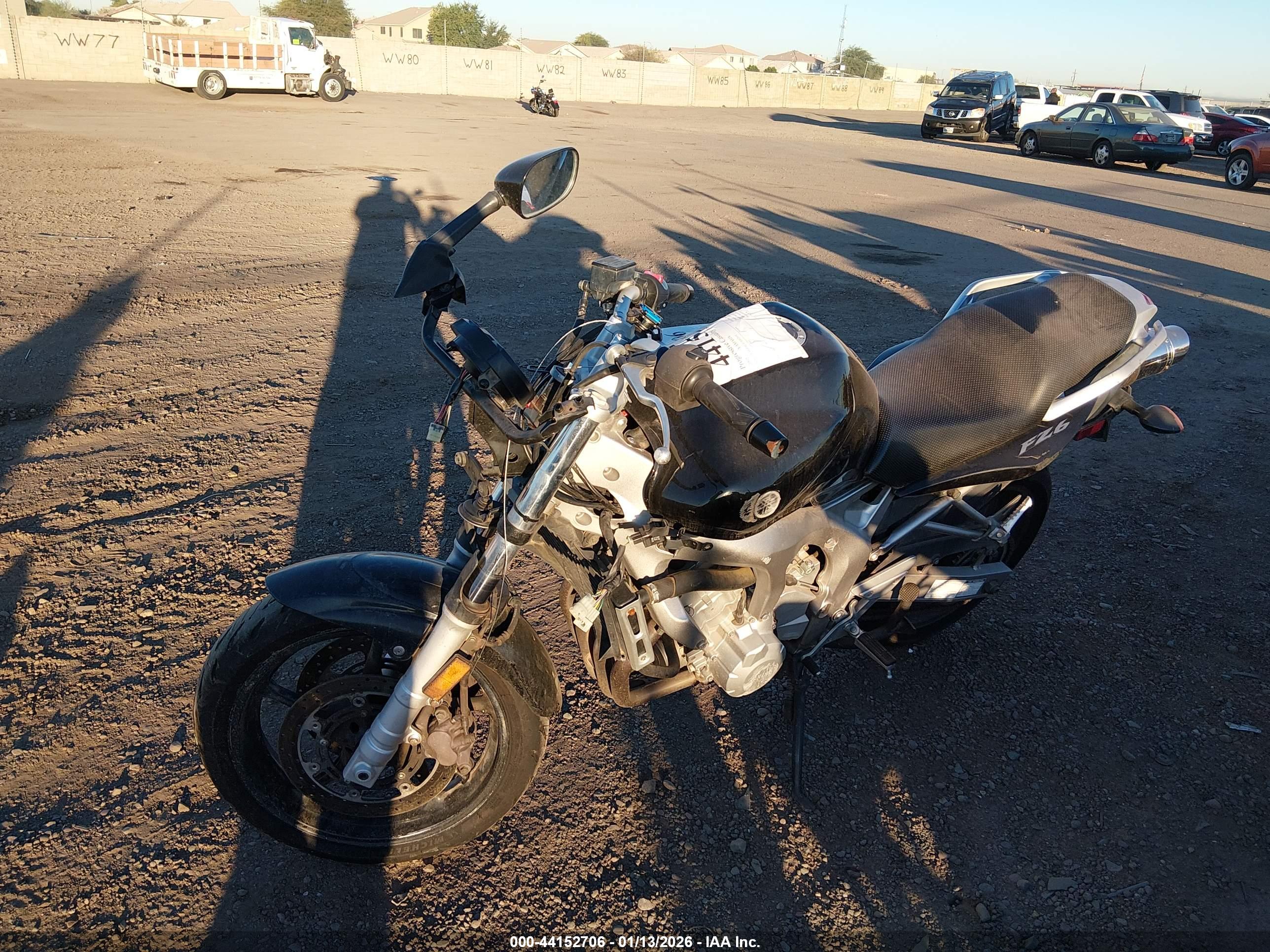 YAMAHA FZ6 image 2