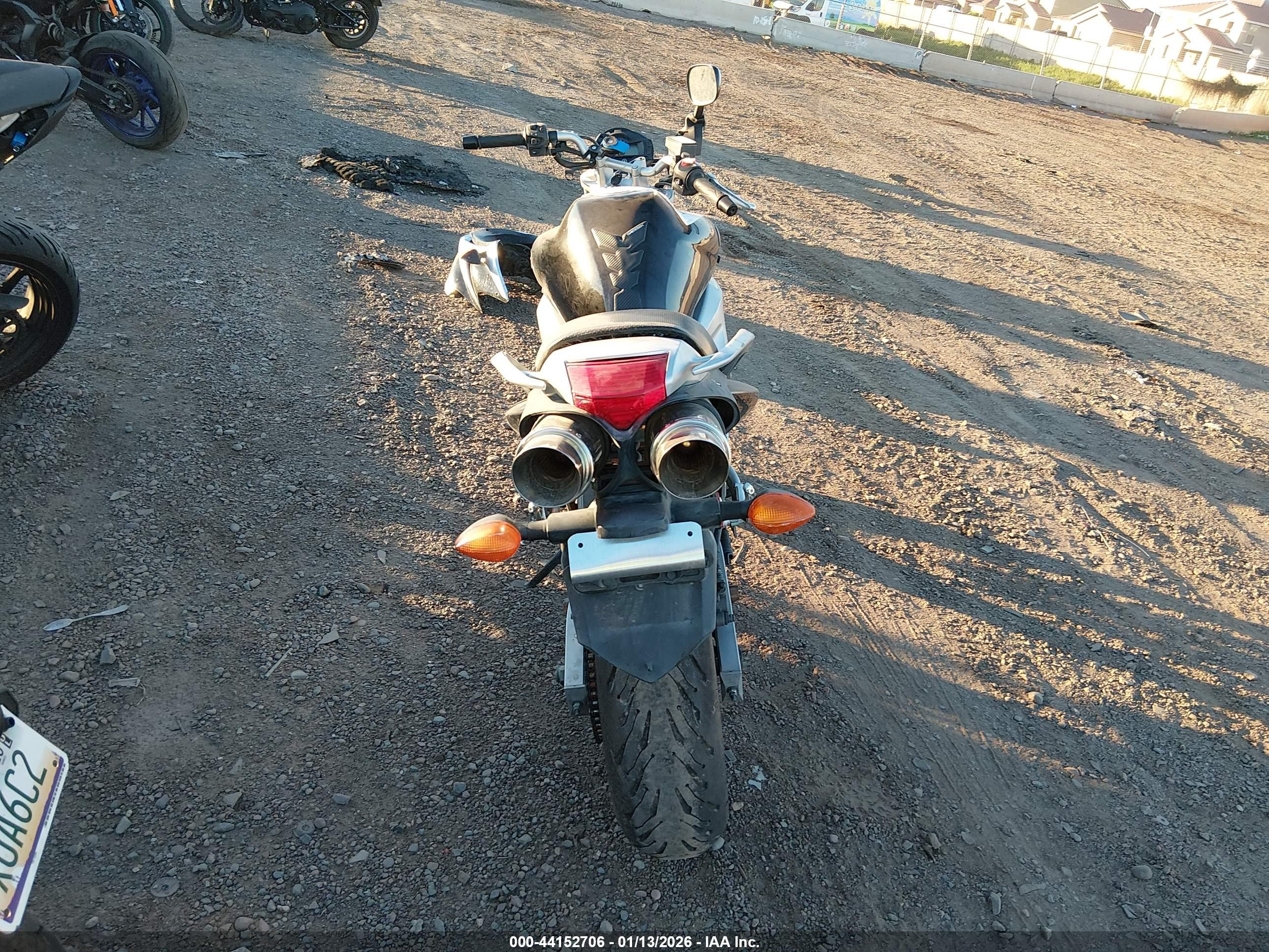 YAMAHA FZ6 image 6