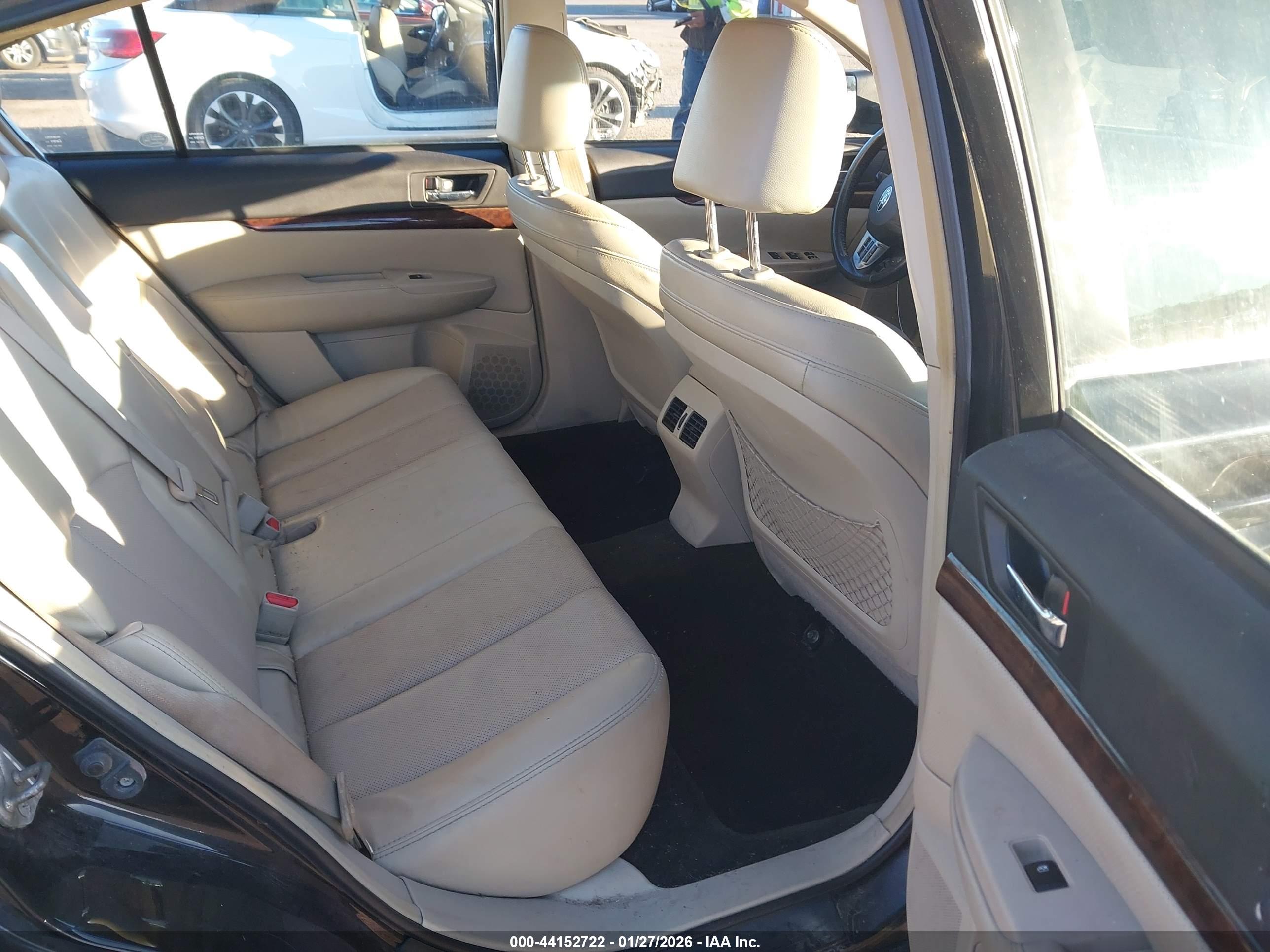 SUBARU LEGACY image 8