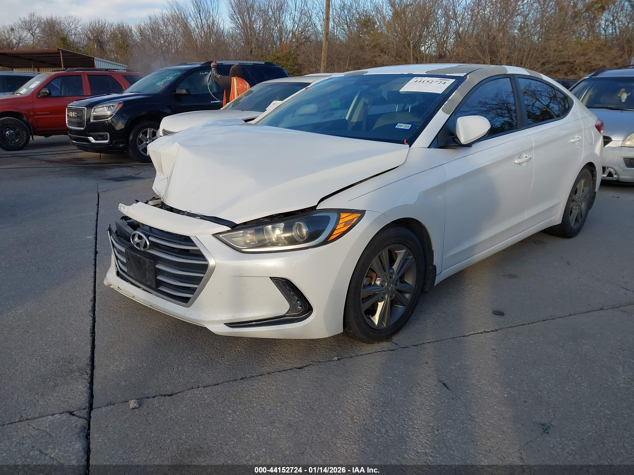 HYUNDAI ELANTRA image 2